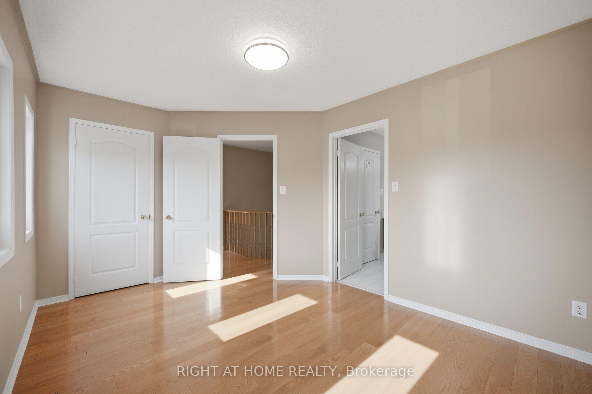 Photo 29 of 975 Mantle Crescent, Mississauga, East Credit — HOMEH