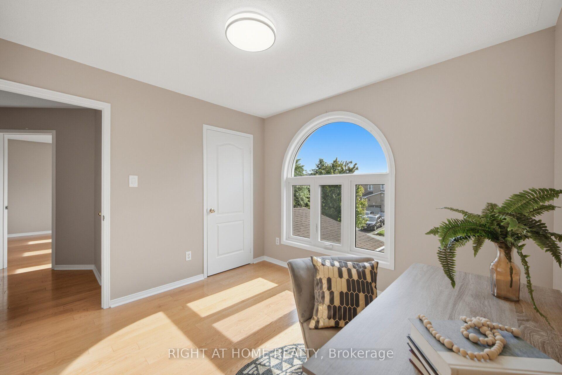 Photo 31 of 975 Mantle Crescent, Mississauga, East Credit — HOMEH