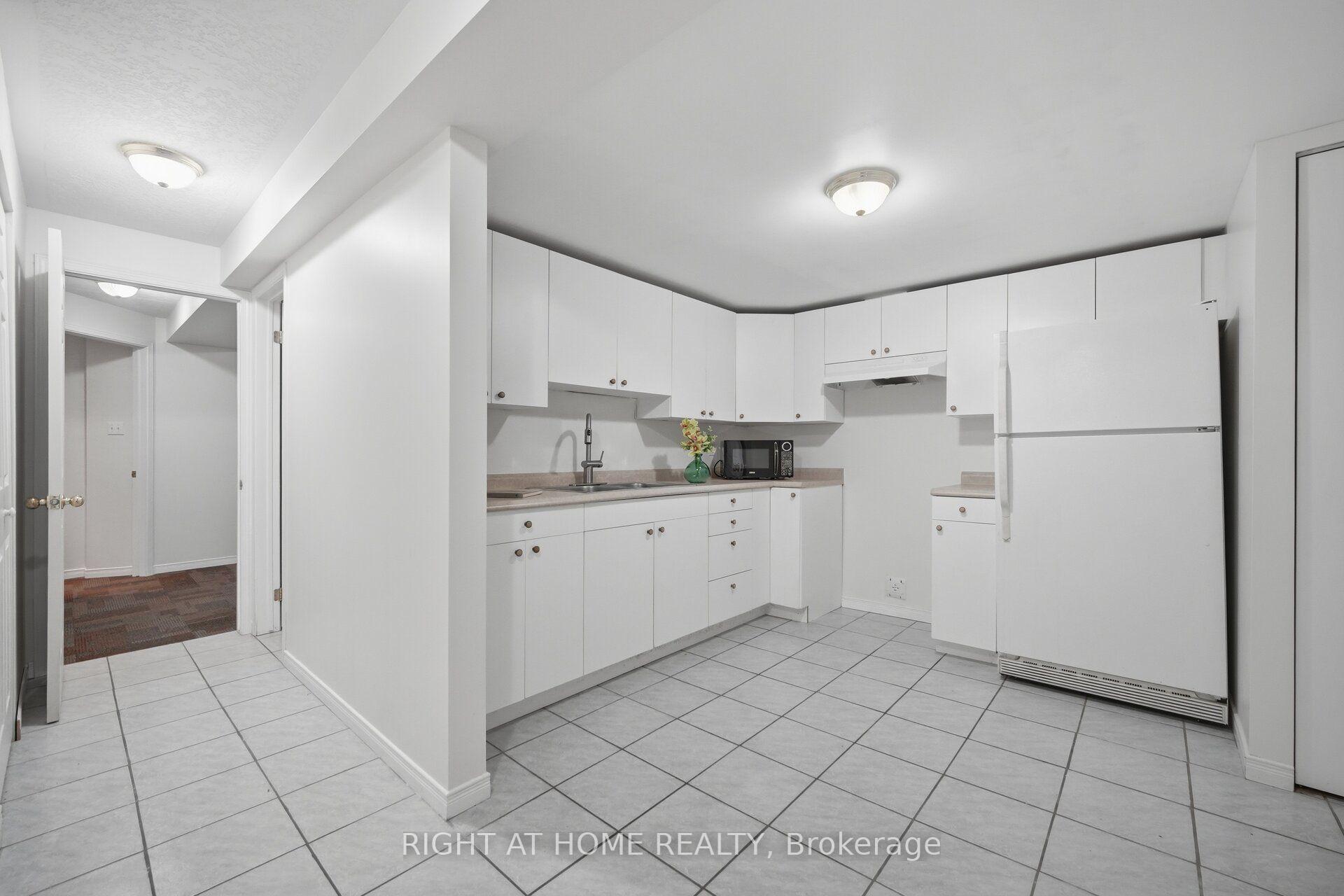 Photo 43 of 975 Mantle Crescent, Mississauga, East Credit — HOMEH