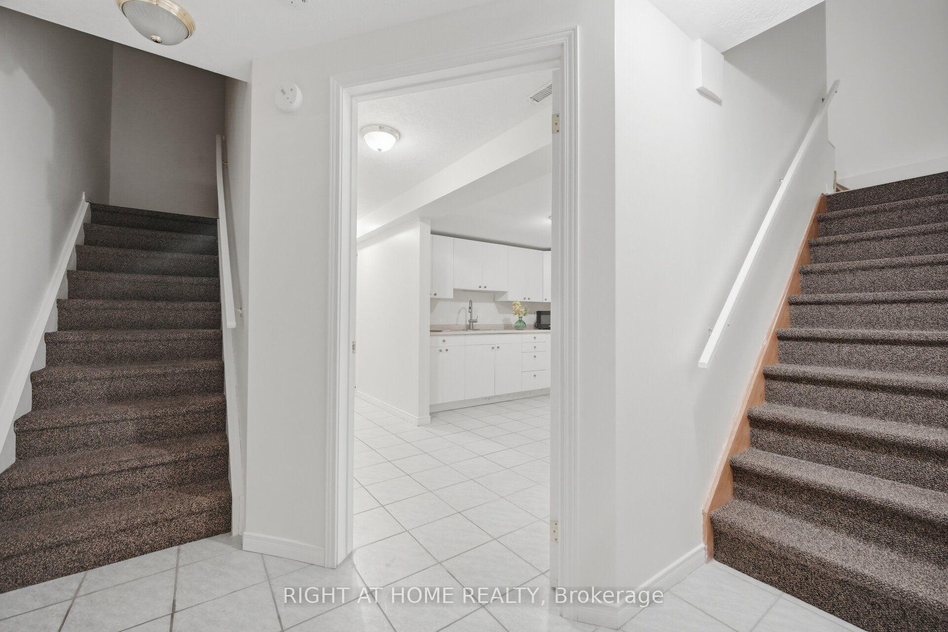 Photo 39 of 975 Mantle Crescent, Mississauga, East Credit — HOMEH