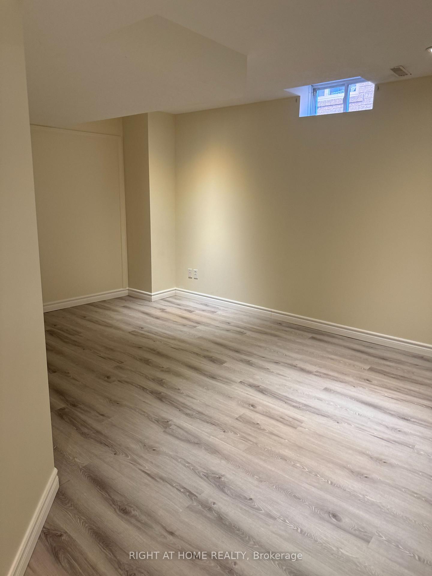 Photo 64 of 975 Mantle Crescent, Mississauga, East Credit — HOMEH