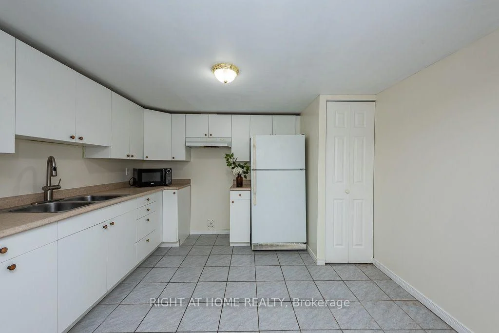 Photo 44 of 975 Mantle Crescent, Mississauga, East Credit — HOMEH