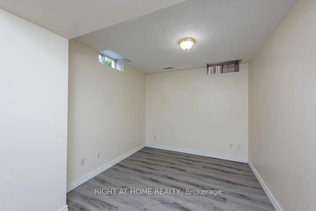 Photo 59 of 975 Mantle Crescent, Mississauga, East Credit — HOMEH