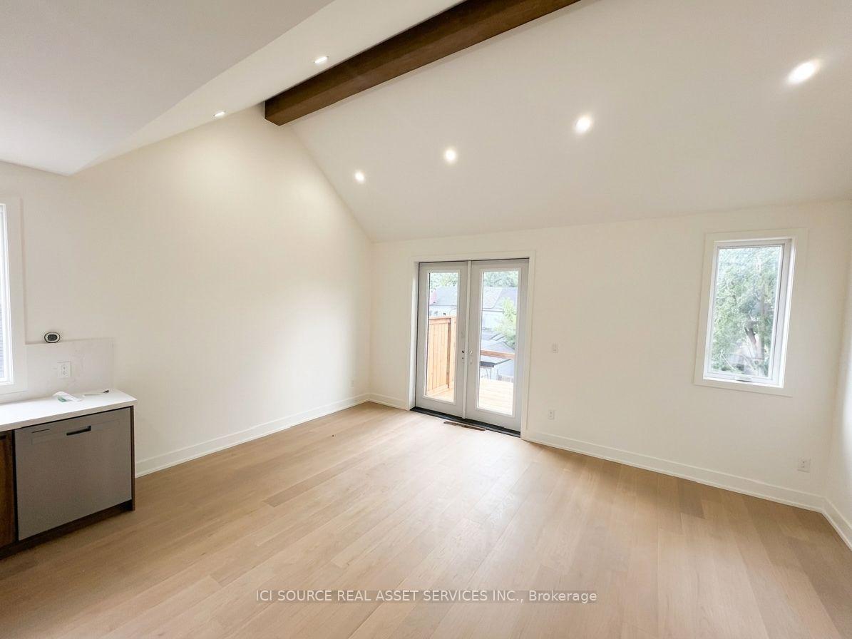 Photo 2 of Unit Top Floor, 152 Brunswick Avenue, Toronto, University — HOMEH