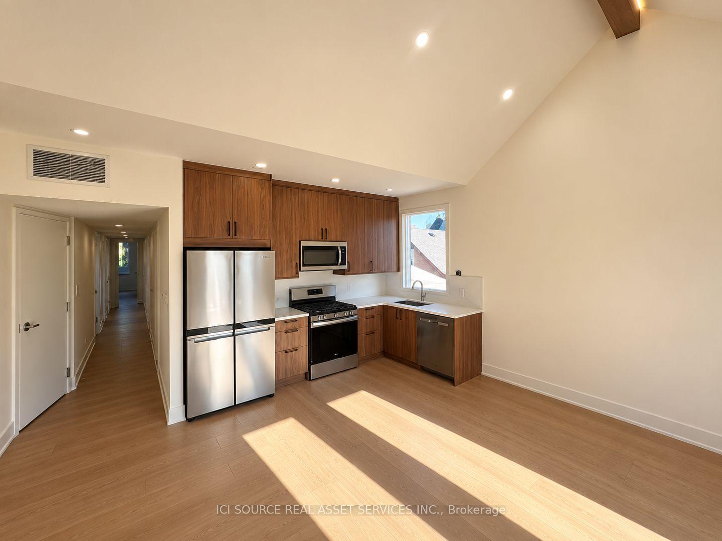 Photo 9 of Unit Top Floor, 152 Brunswick Avenue, Toronto, University — HOMEH