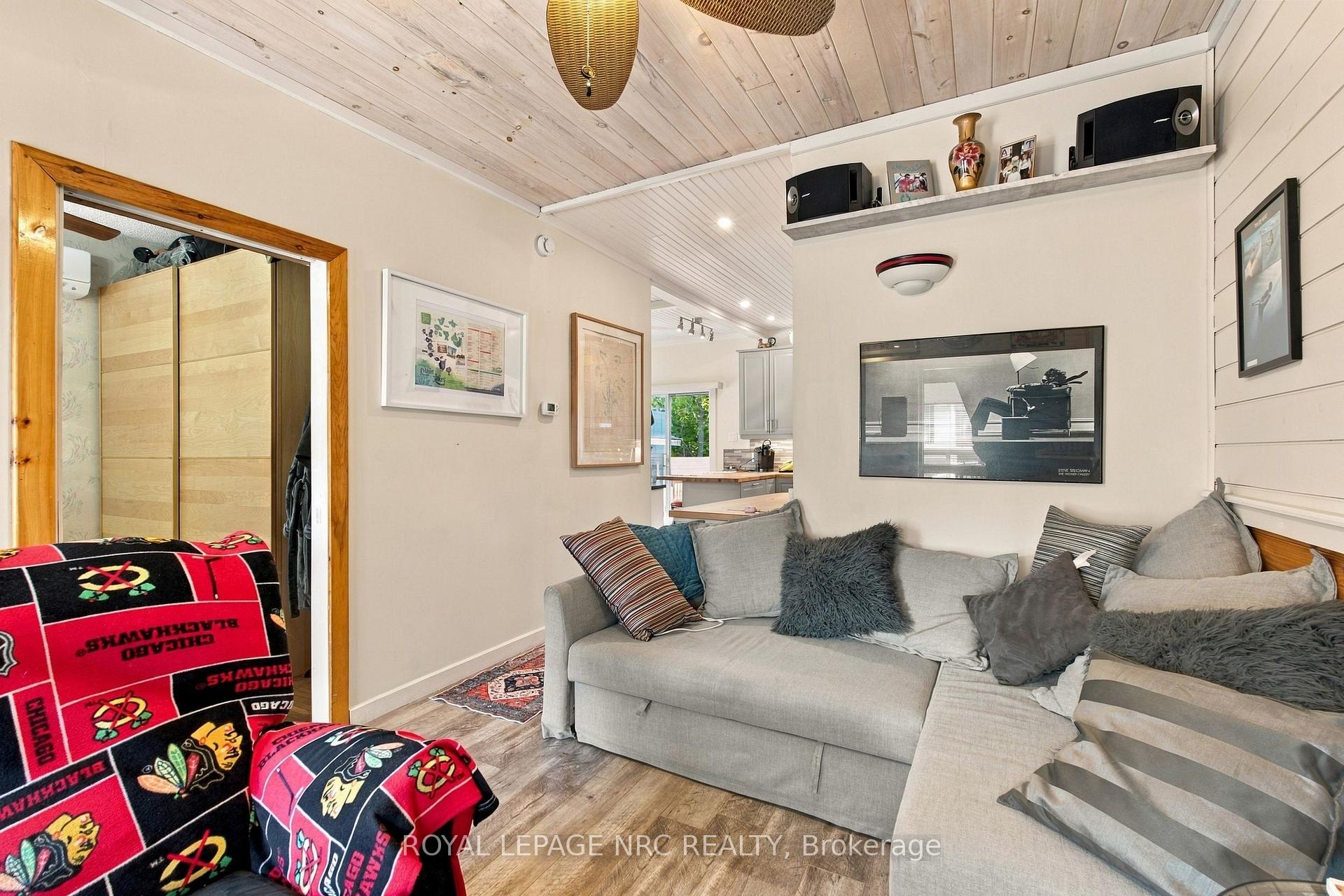 Photo 7 of 4455 Park Street E, Niagara Falls, Downtown — HOMEH