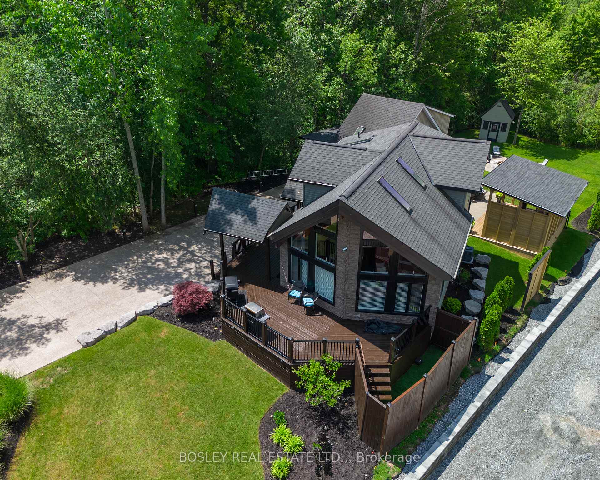 Photo 2 of 4949 Lyon's Parkway, Niagara Falls, Lyons Creek — HOMEH