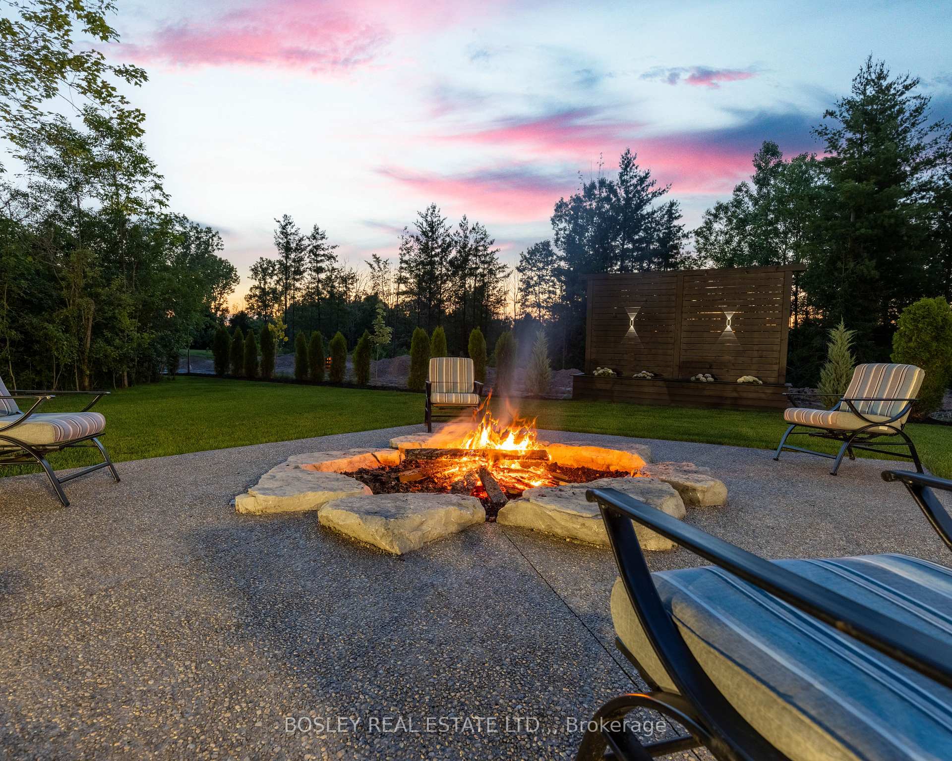 Photo 43 of 4949 Lyon's Parkway, Niagara Falls, Lyons Creek — HOMEH