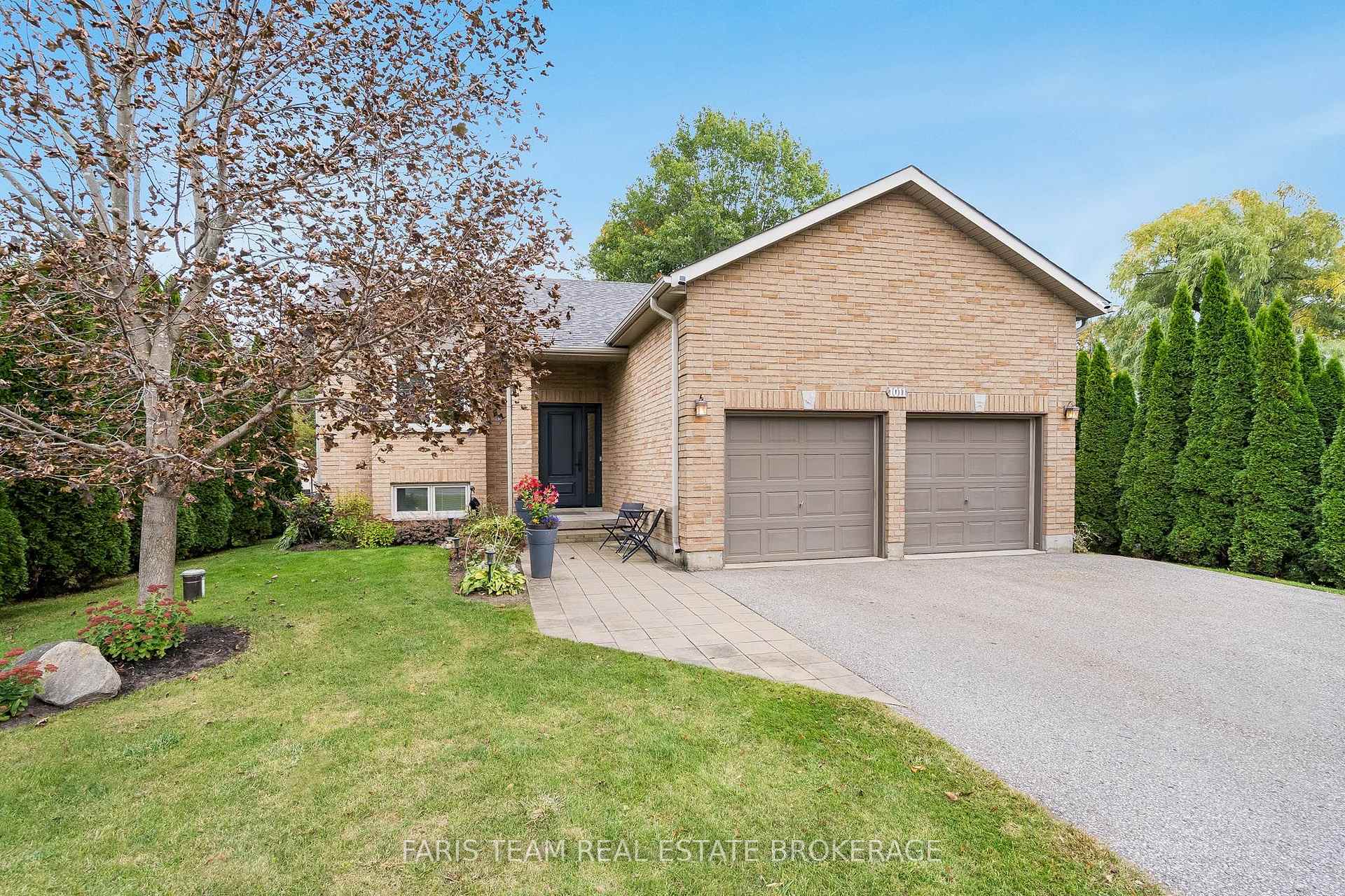 Photo of 1011 Ferrier Avenue