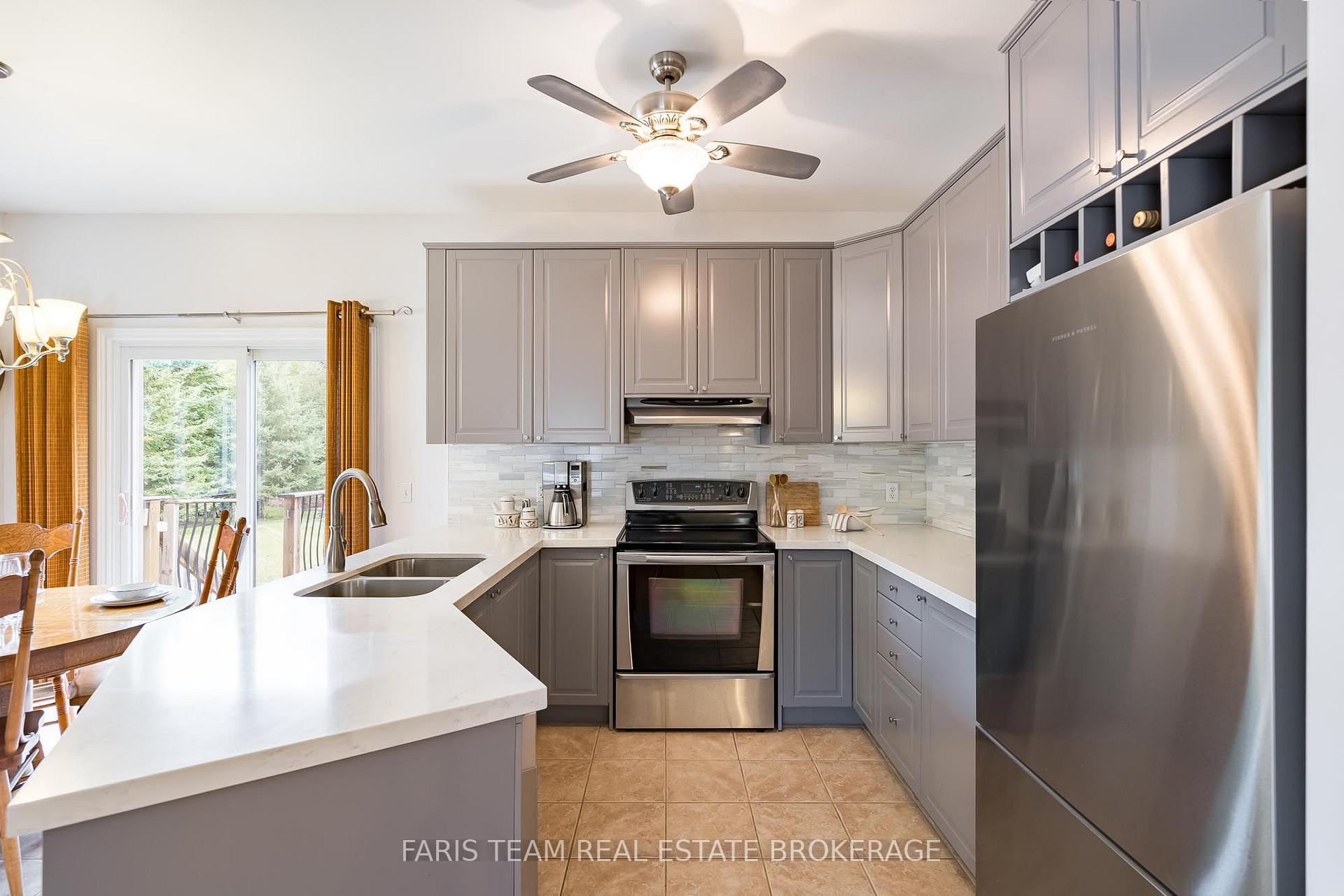 Photo 3 of 1011 Ferrier Avenue, Innisfil, Lefroy — HOMEH