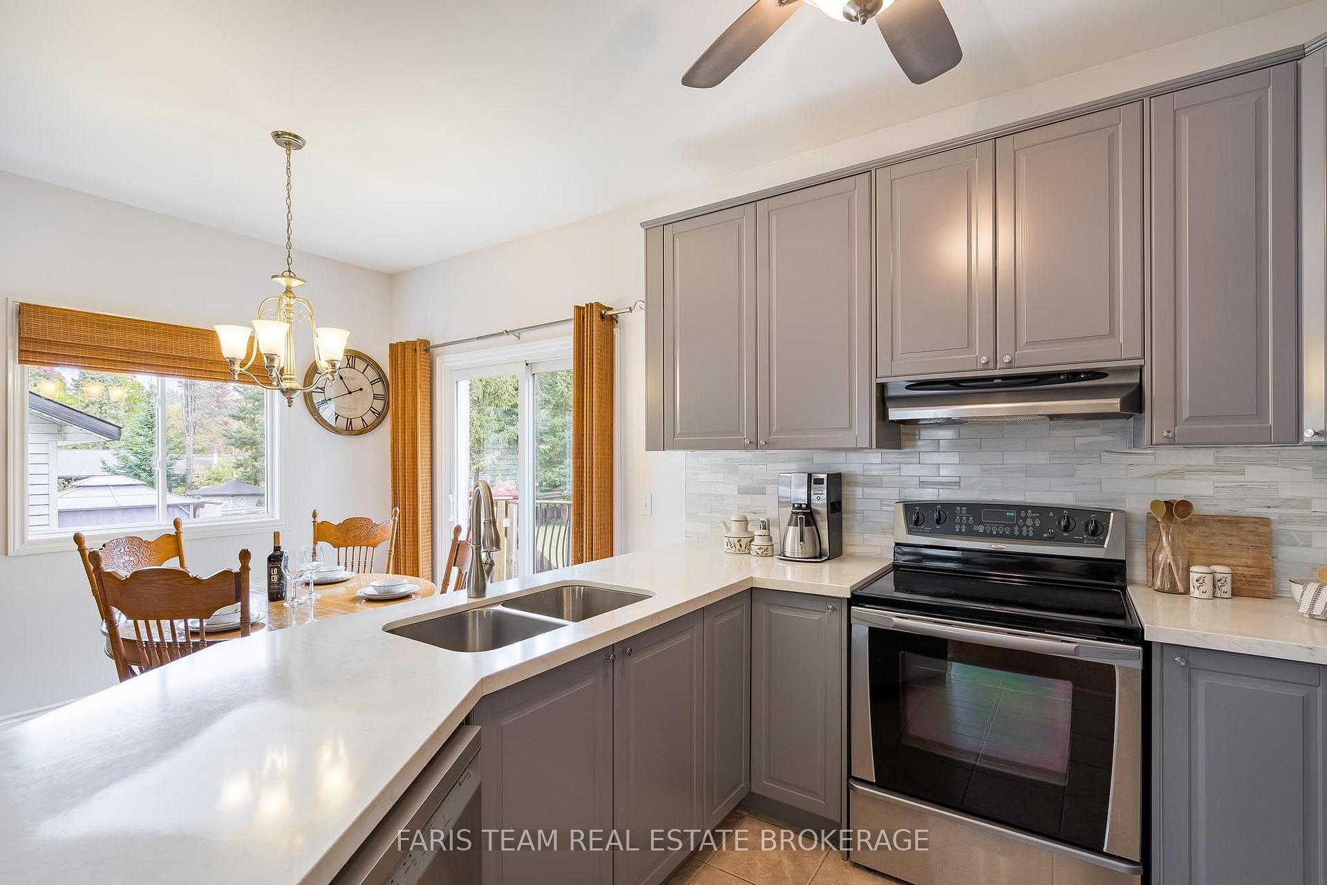 Photo 4 of 1011 Ferrier Avenue, Innisfil, Lefroy — HOMEH