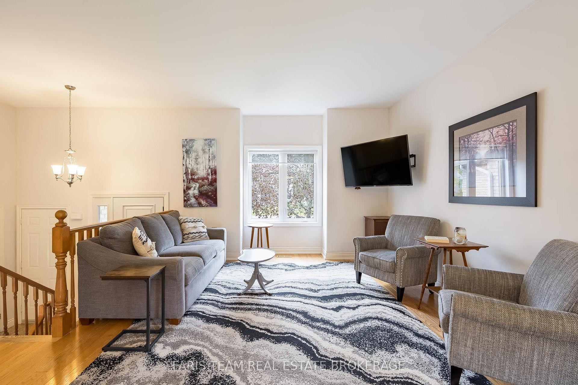 Photo 6 of 1011 Ferrier Avenue, Innisfil, Lefroy — HOMEH