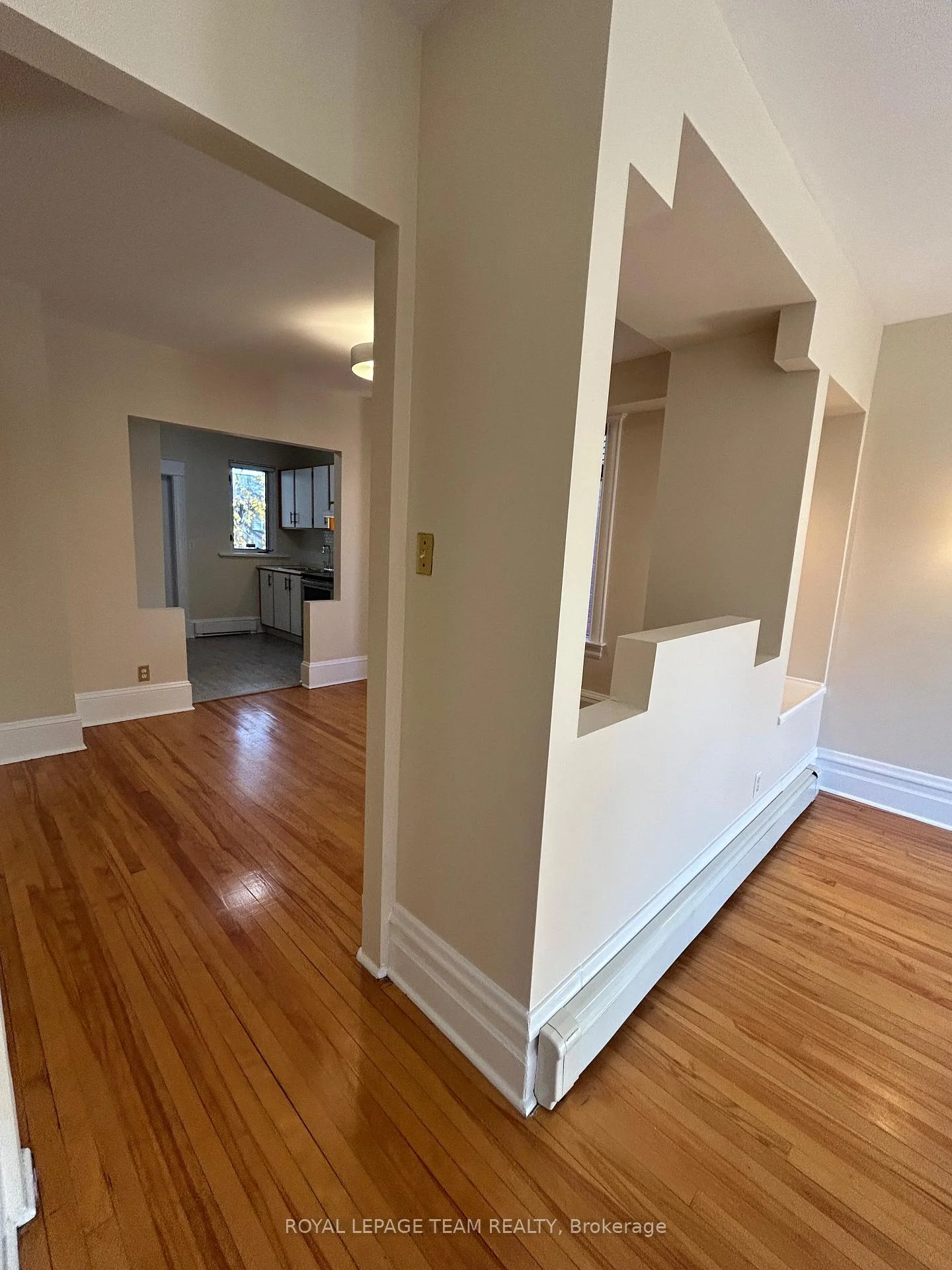 Front of Unit B, 427 Sunnyside Avenue