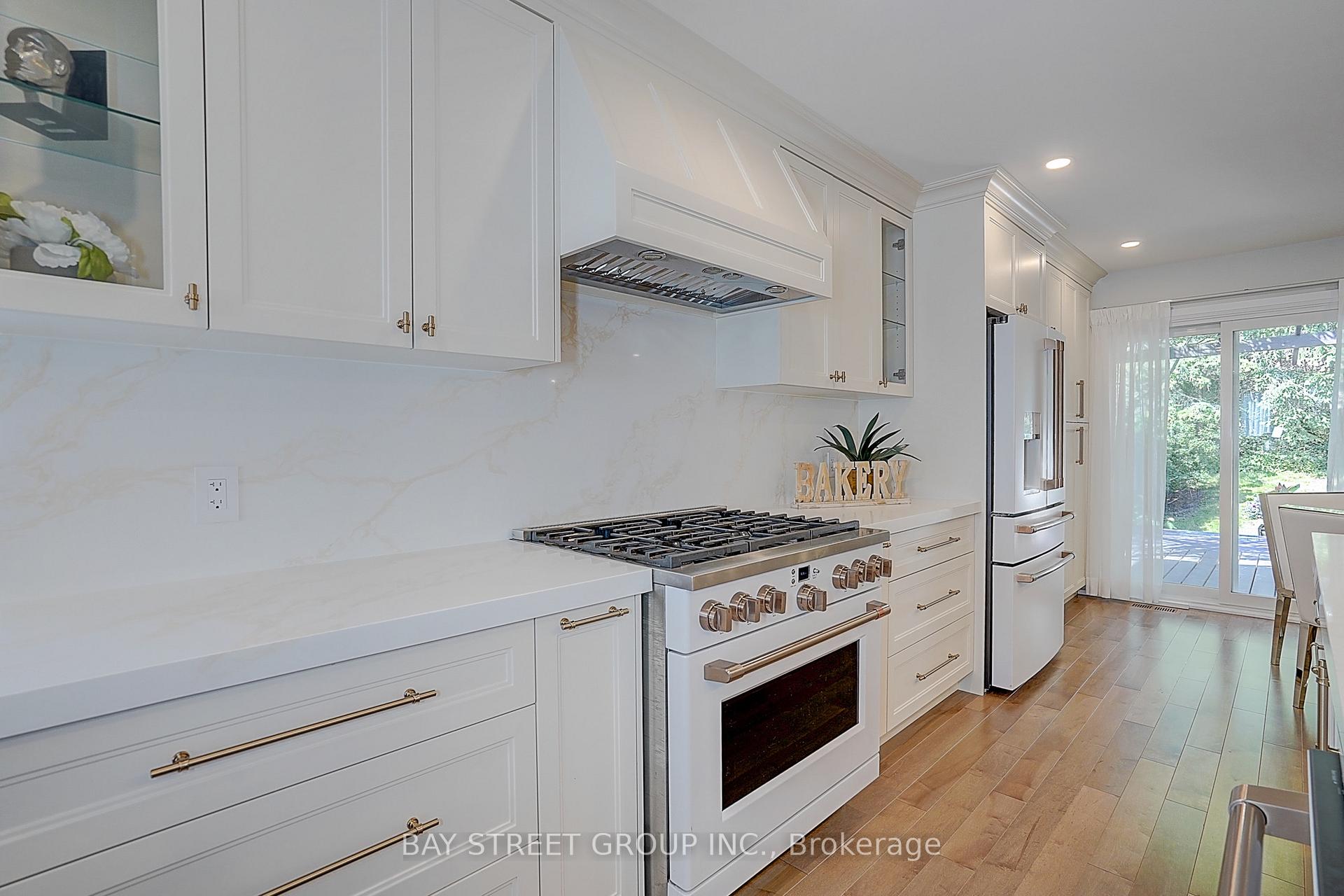 Photo 3 of 107 Crawford Rose Drive, Aurora, Aurora Heights — HOMEH