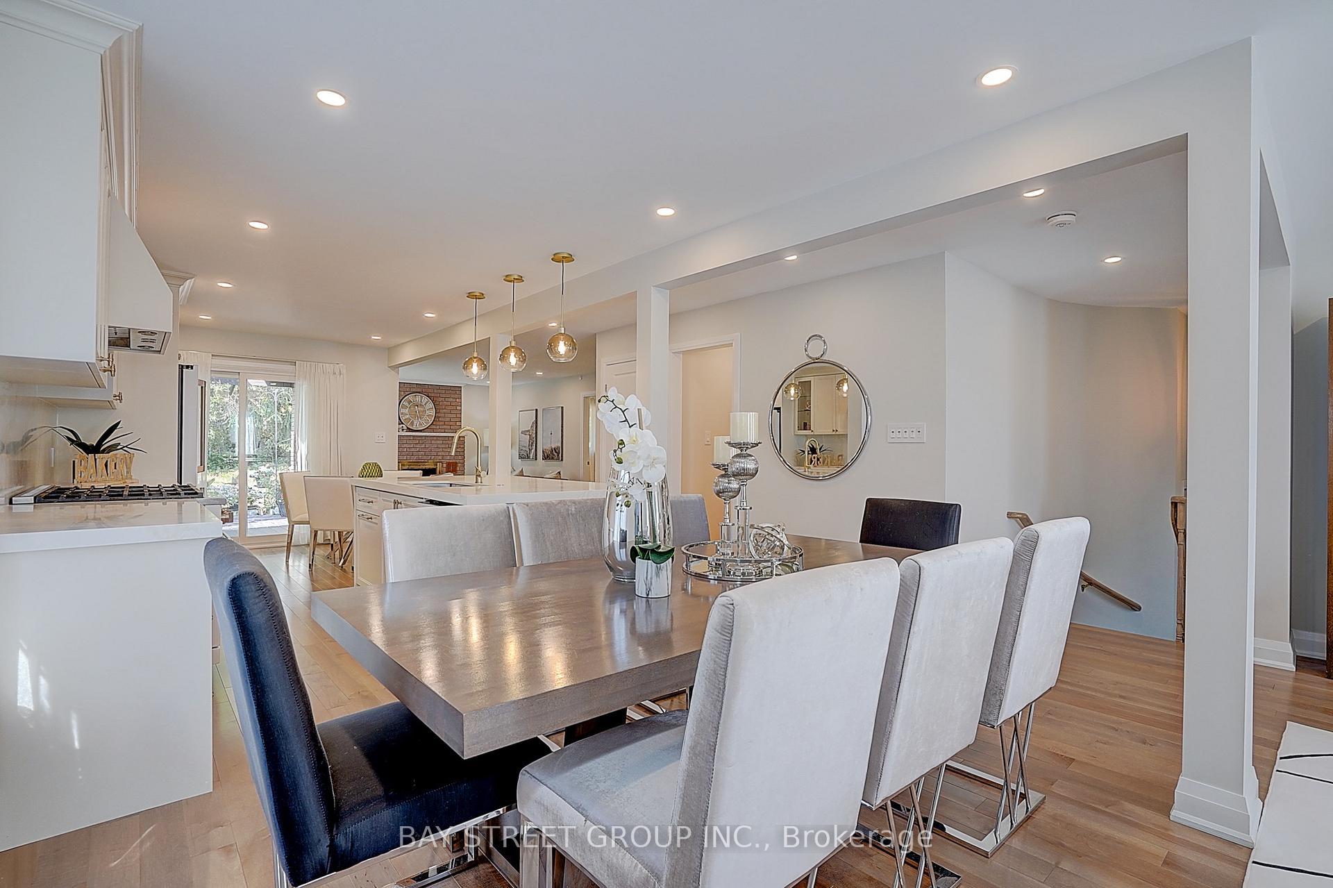 Photo 4 of 107 Crawford Rose Drive, Aurora, Aurora Heights — HOMEH