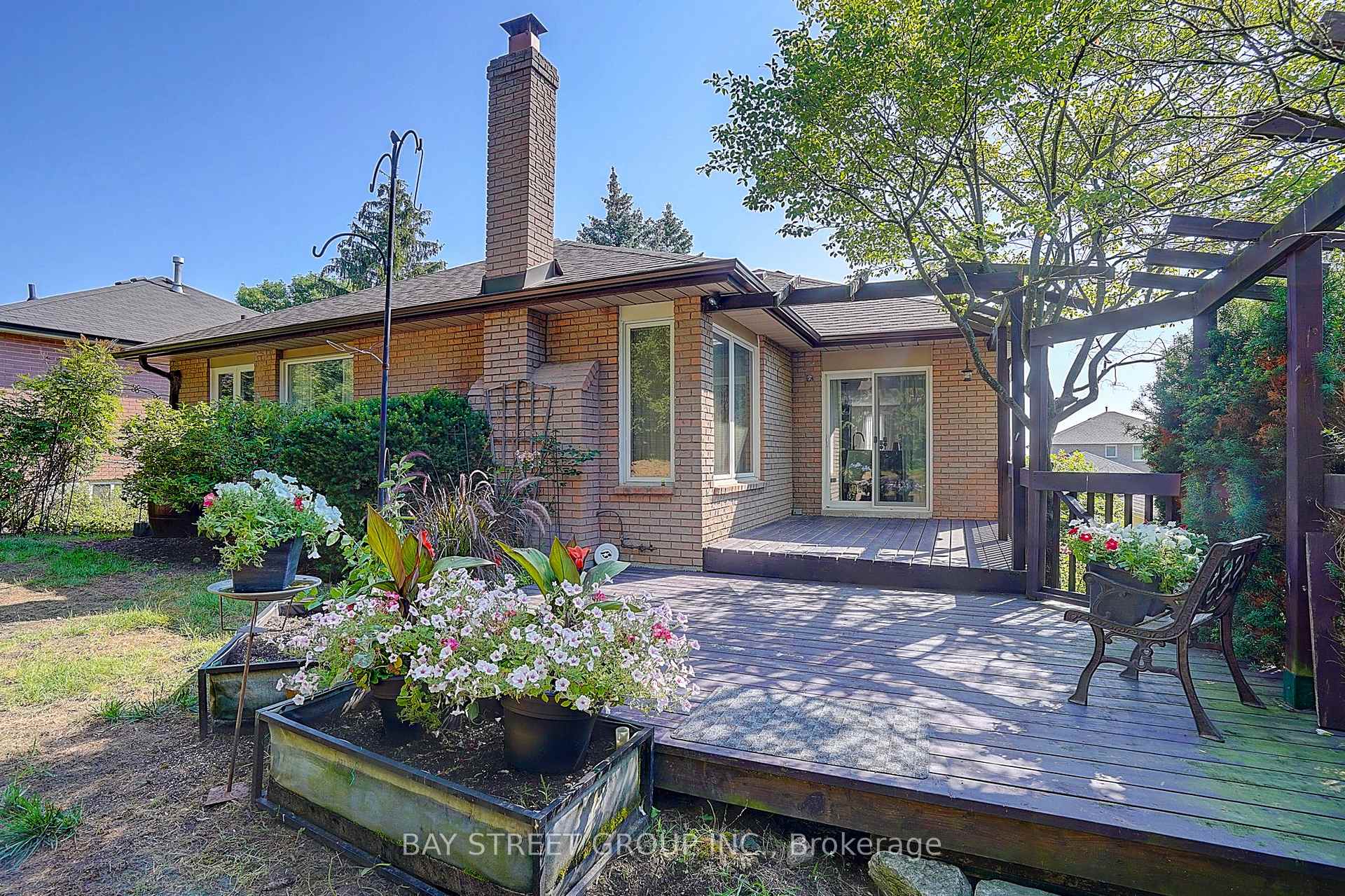 Photo 34 of 107 Crawford Rose Drive, Aurora, Aurora Heights — HOMEH