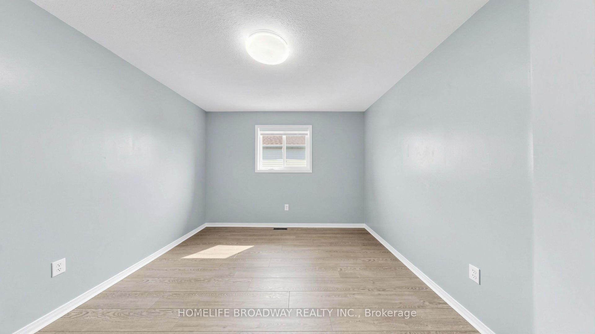Photo 23 of 145 Livingstone Street E, Barrie, East Bayfield — HOMEH