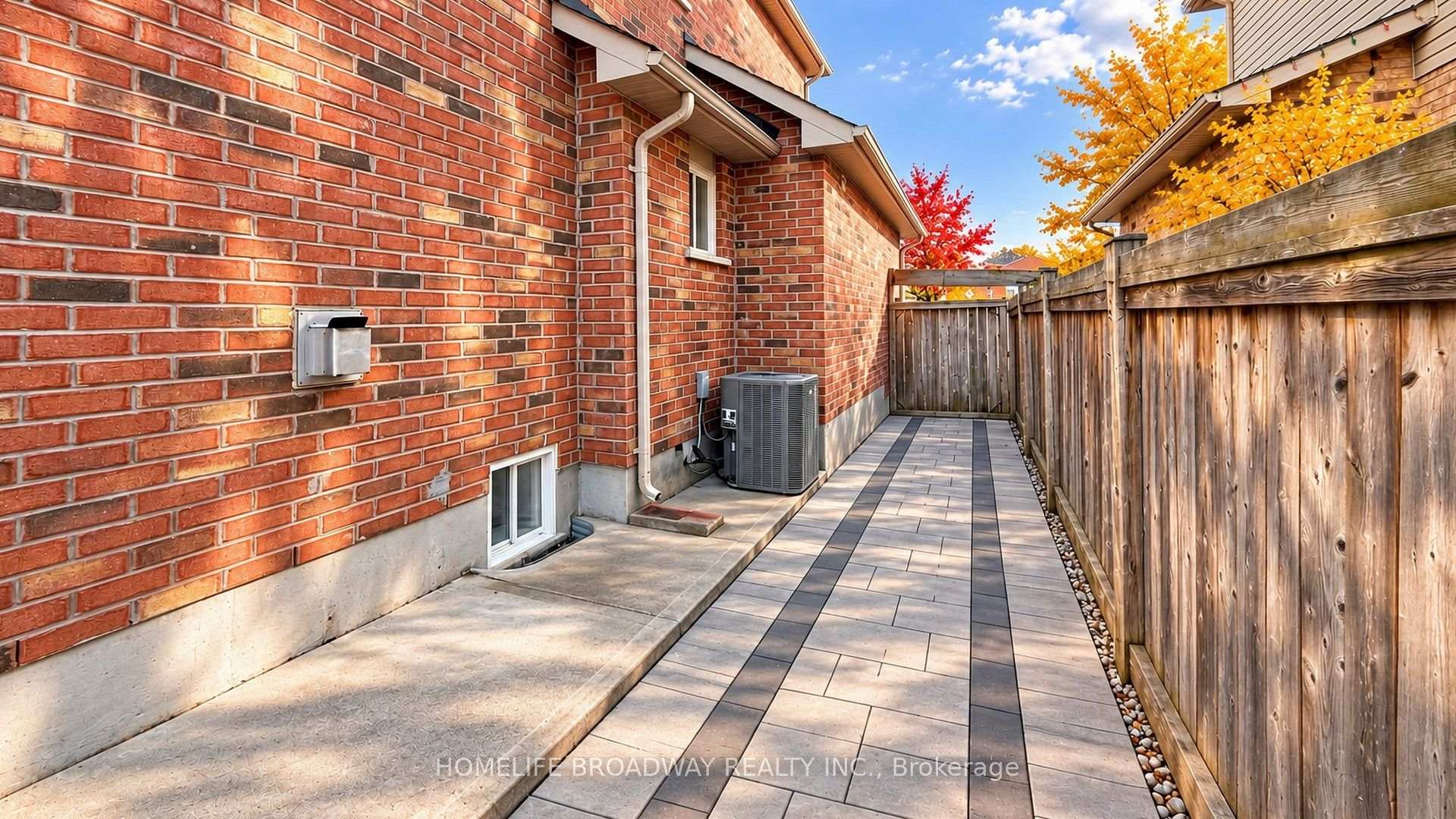 Photo 41 of 145 Livingstone Street E, Barrie, East Bayfield — HOMEH