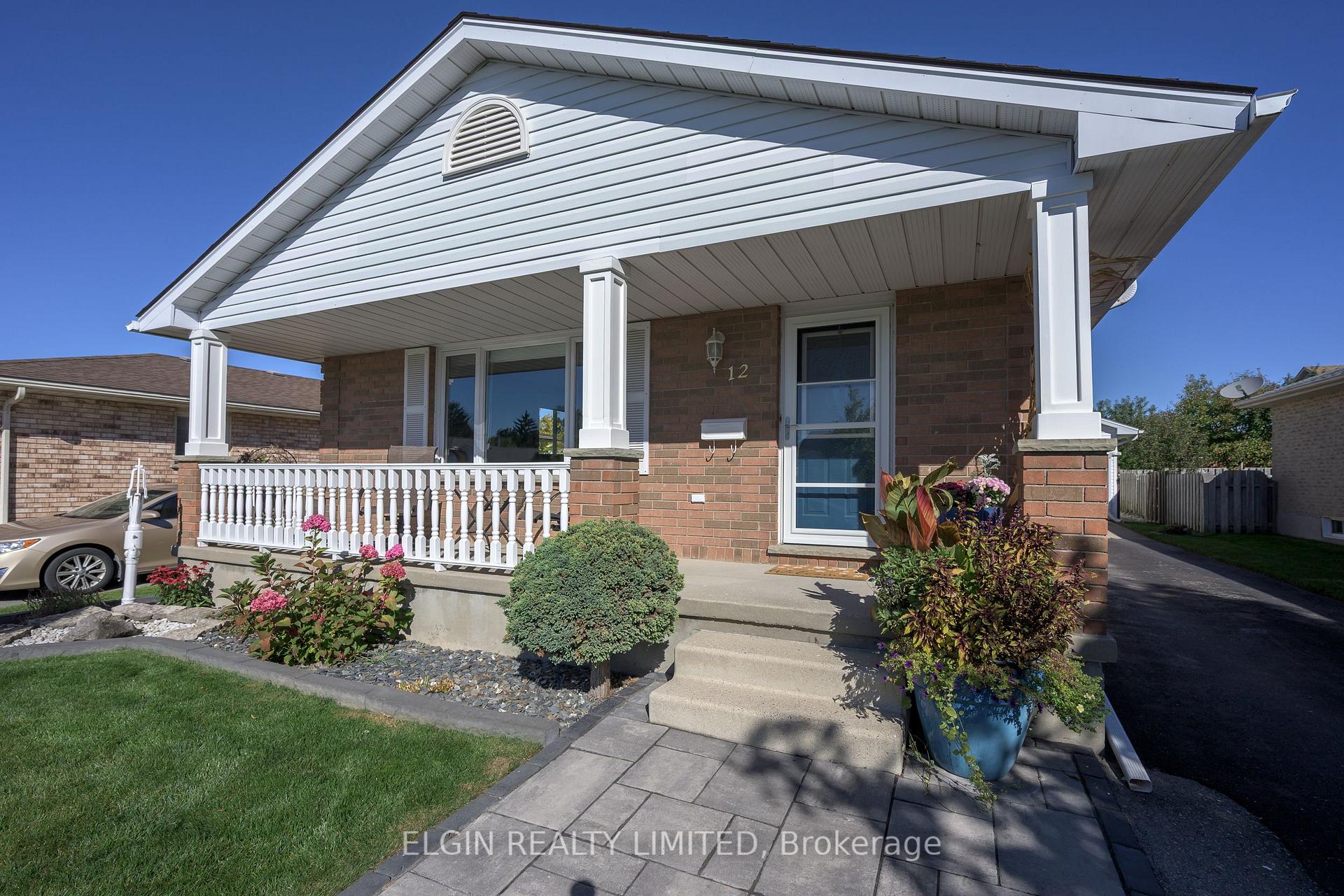 Photo 3 of 12 Rickwood Place, St. Thomas — HOMEH