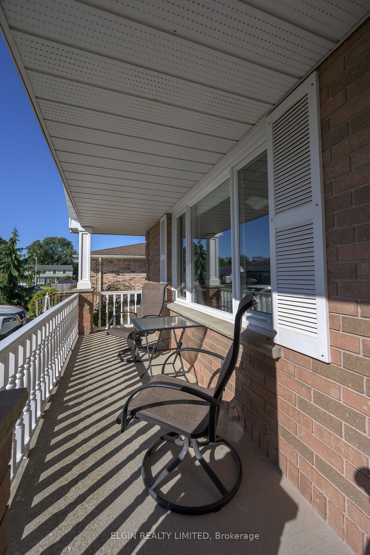 Photo 4 of 12 Rickwood Place, St. Thomas — HOMEH