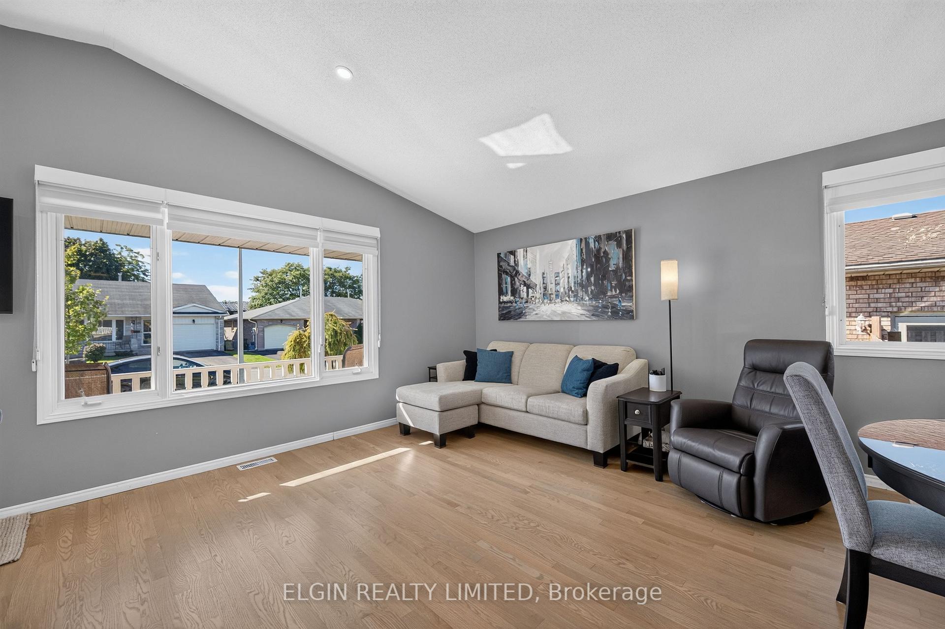 Photo 6 of 12 Rickwood Place, St. Thomas — HOMEH
