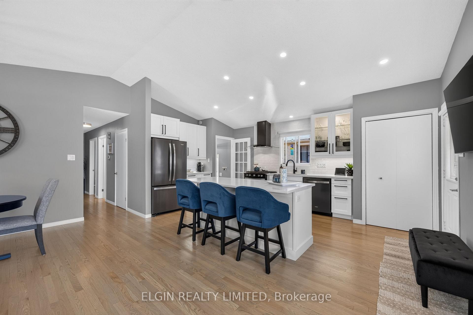 Photo 7 of 12 Rickwood Place, St. Thomas — HOMEH