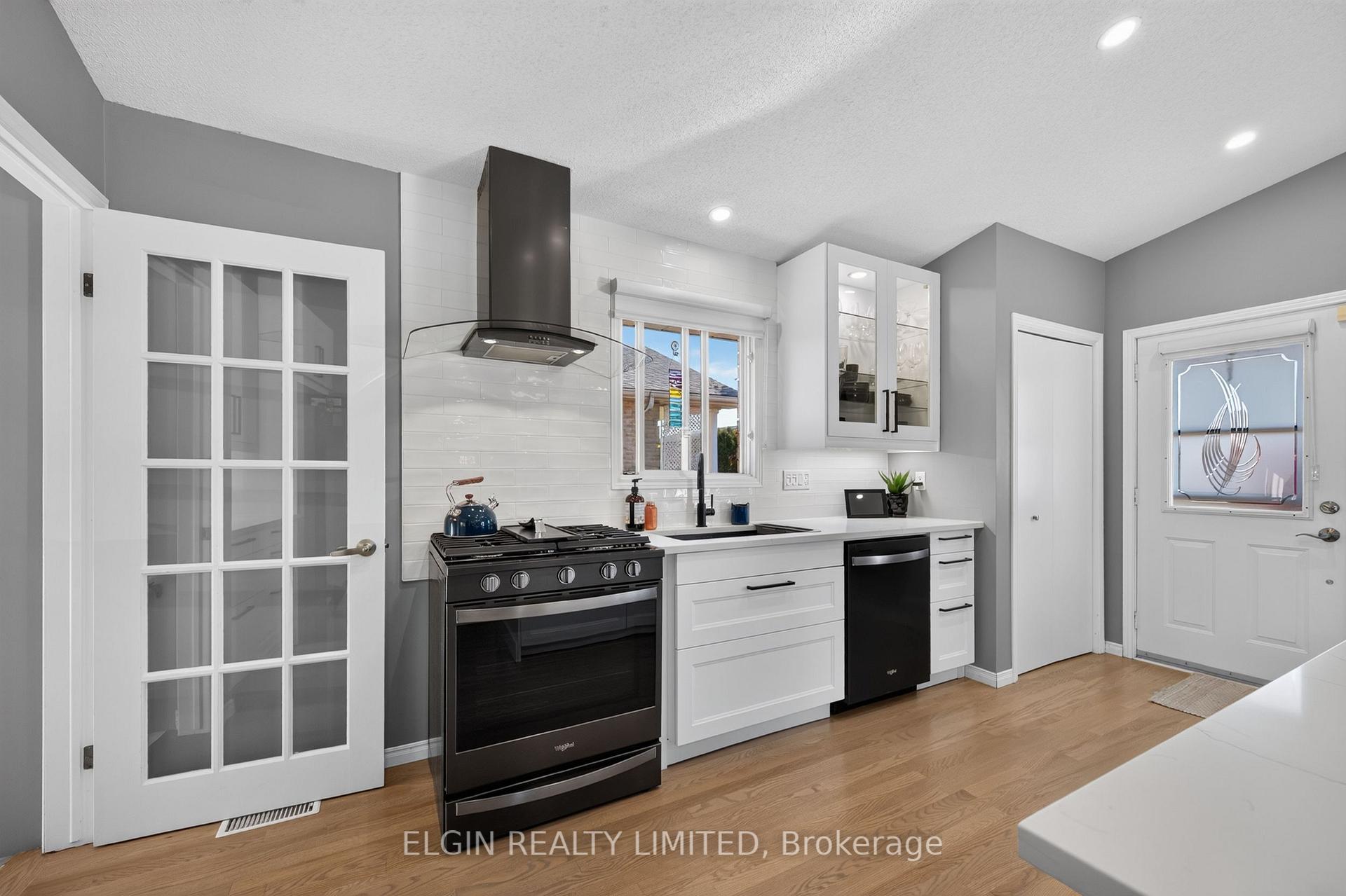 Photo 9 of 12 Rickwood Place, St. Thomas — HOMEH