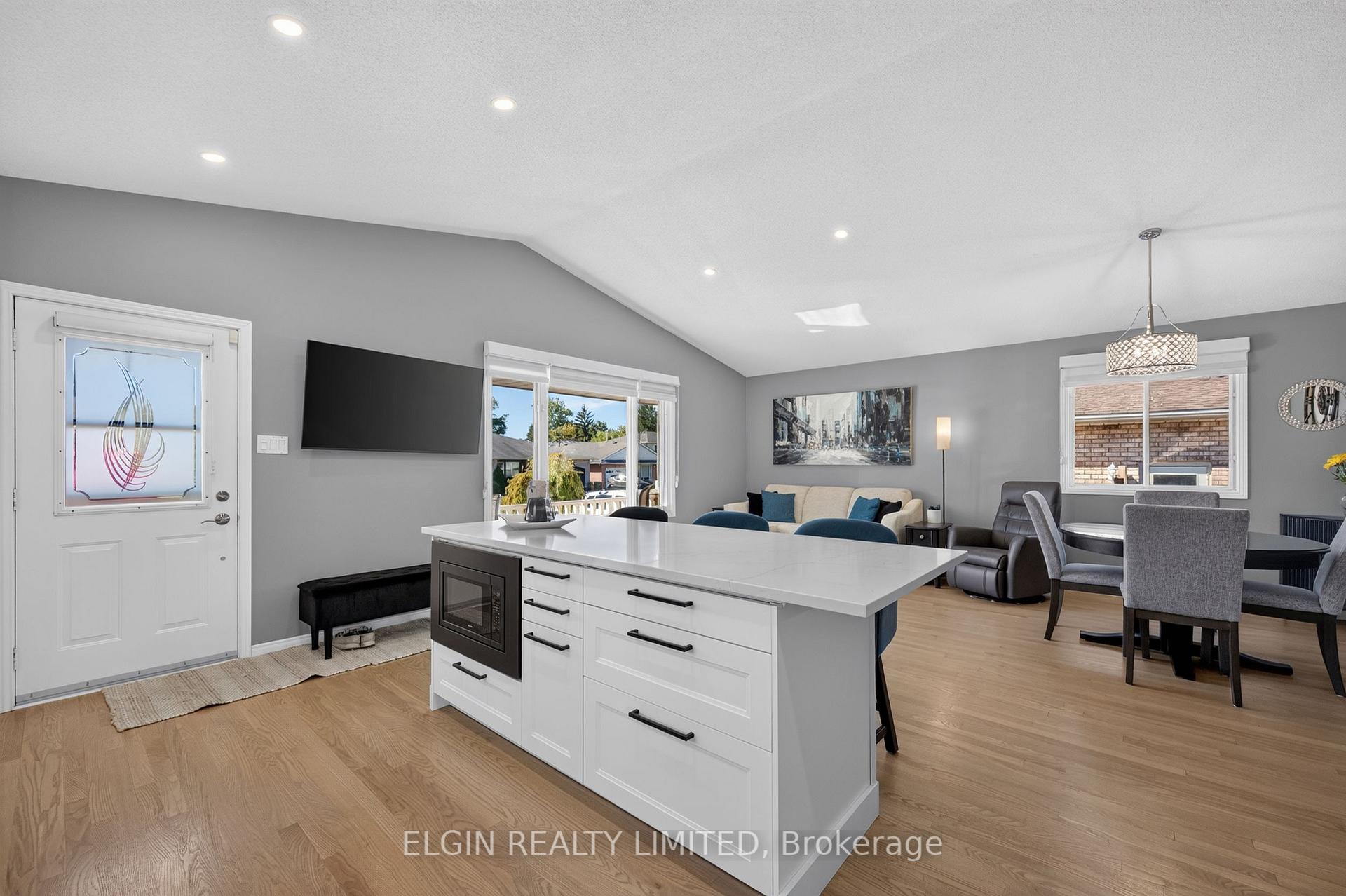 Photo 10 of 12 Rickwood Place, St. Thomas — HOMEH