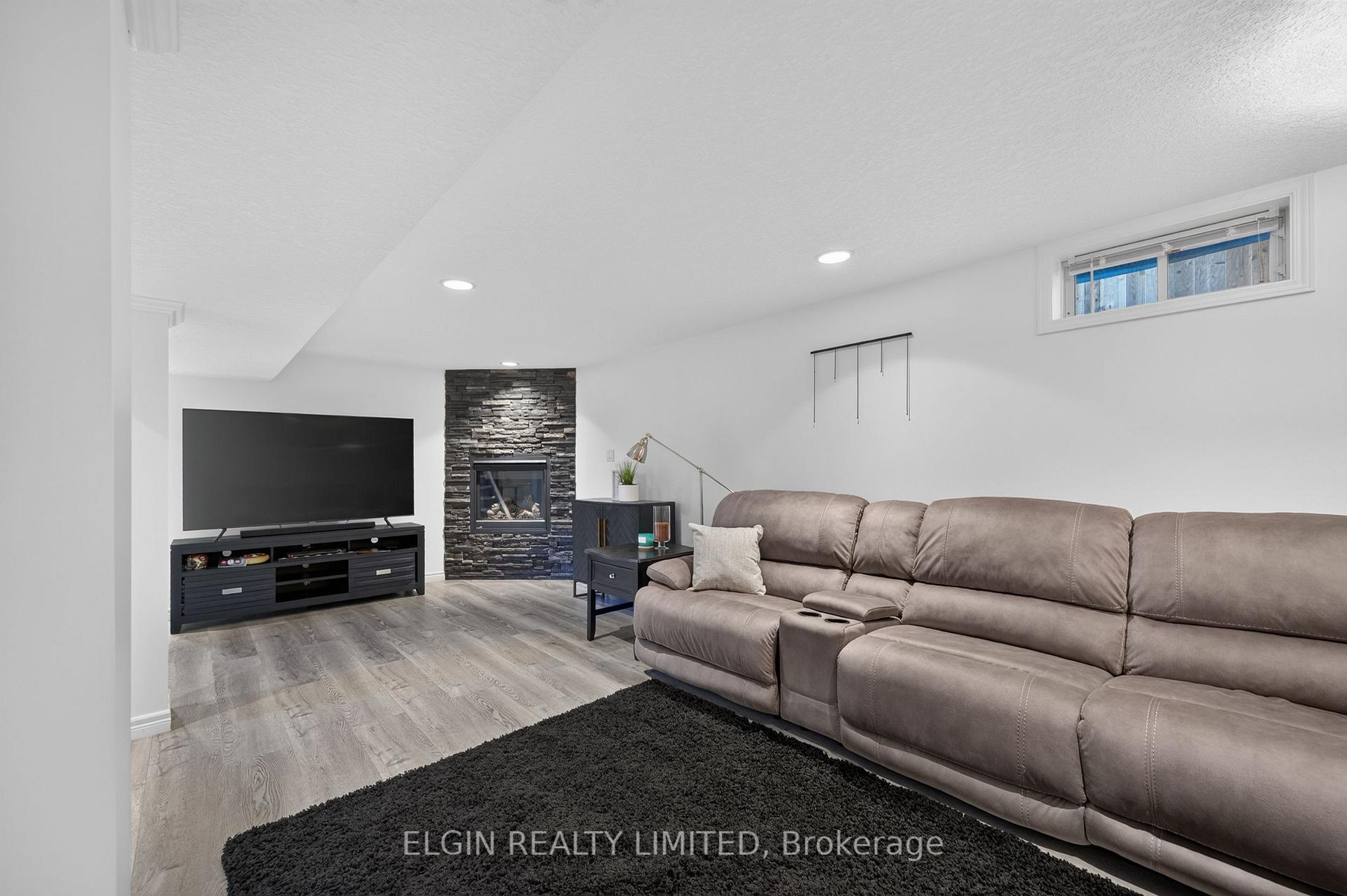 Photo 24 of 12 Rickwood Place, St. Thomas — HOMEH