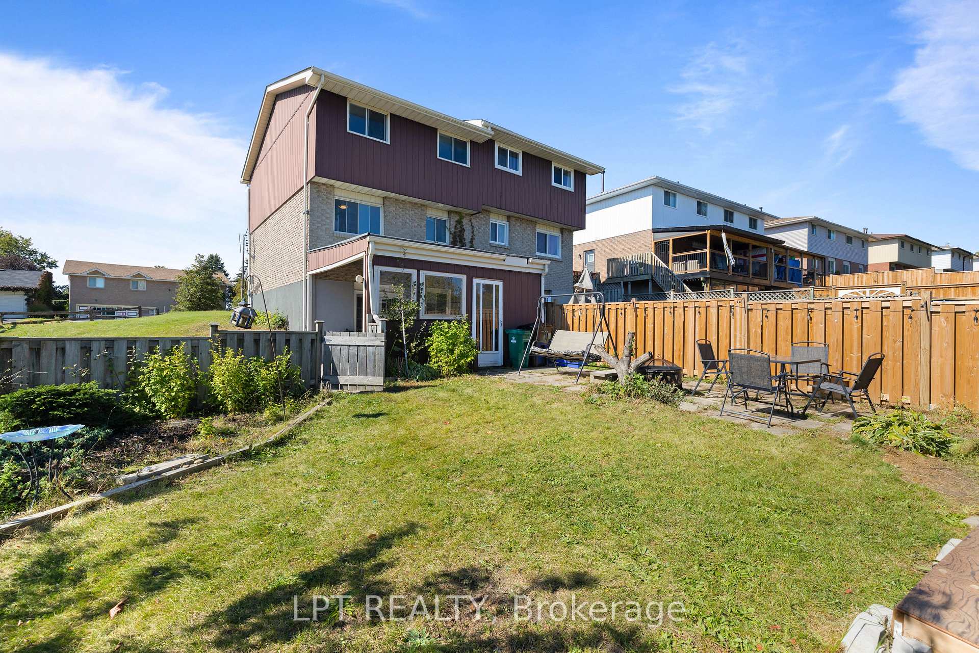 Photo 5 of 102 The Country Way, Kitchener, Country Hills — HOMEH