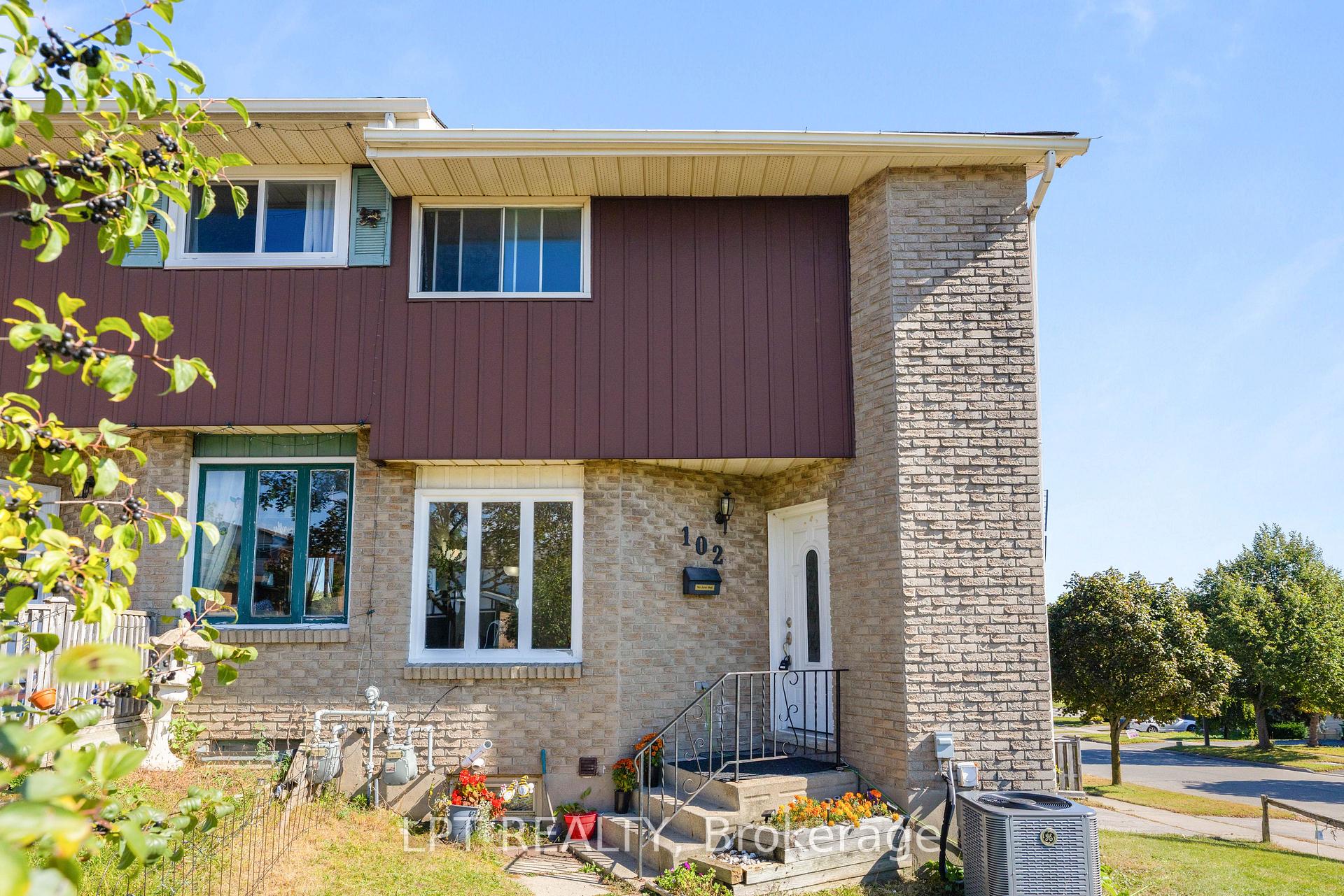 Photo 7 of 102 The Country Way, Kitchener, Country Hills — HOMEH