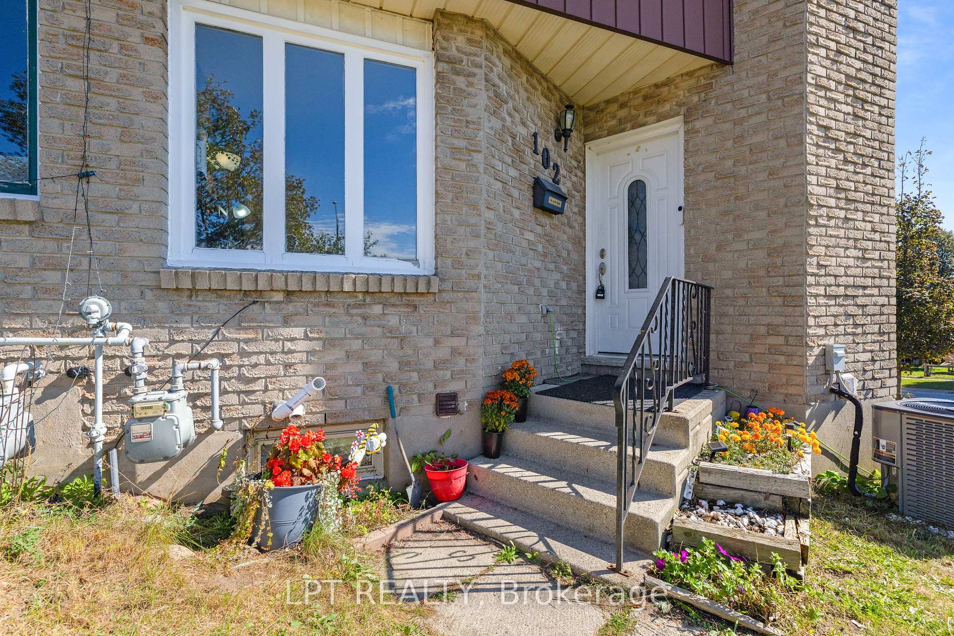 Photo 9 of 102 The Country Way, Kitchener, Country Hills — HOMEH