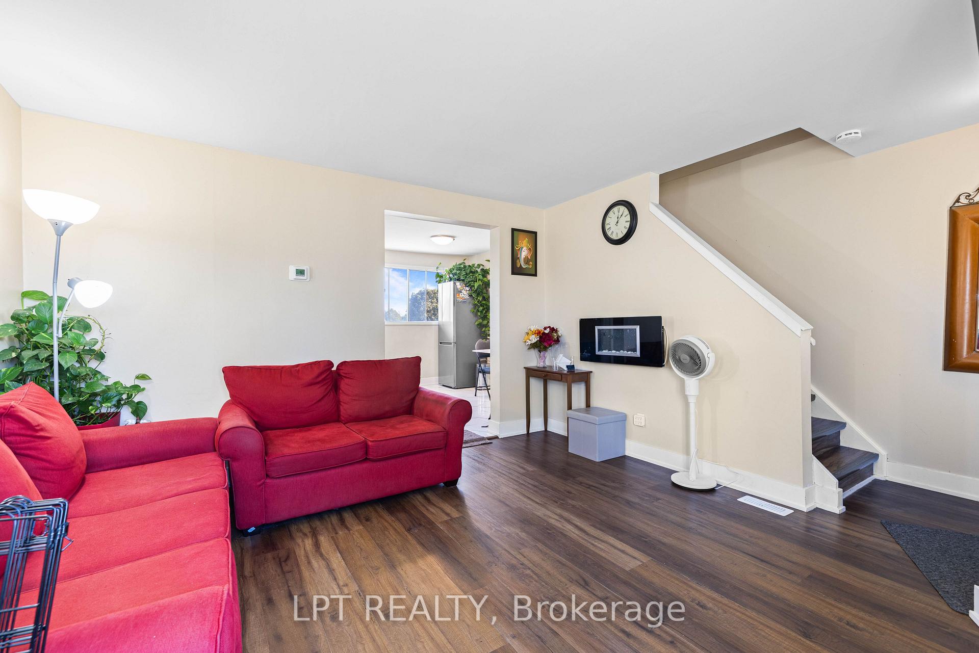 Photo 17 of 102 The Country Way, Kitchener, Country Hills — HOMEH