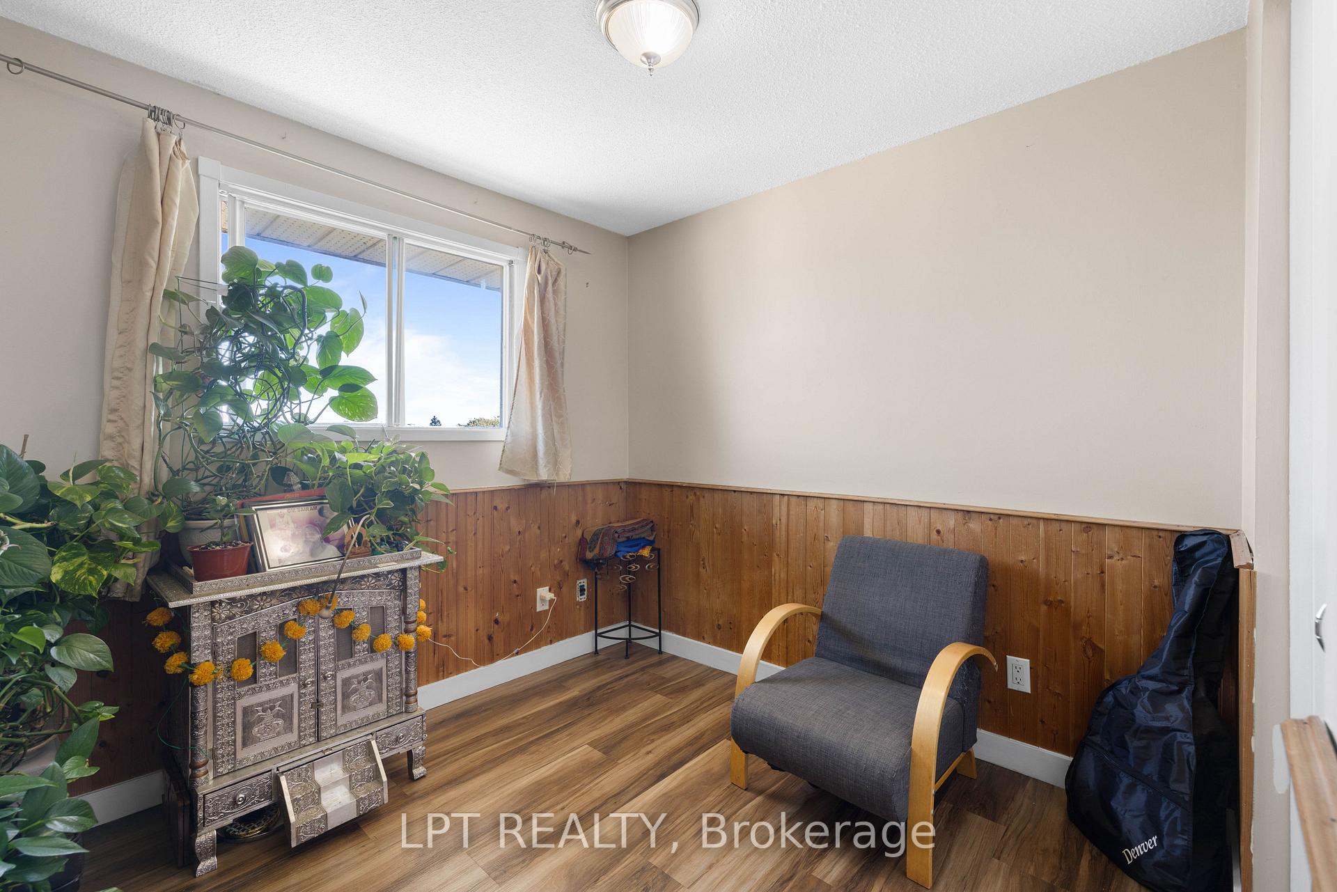Photo 32 of 102 The Country Way, Kitchener, Country Hills — HOMEH