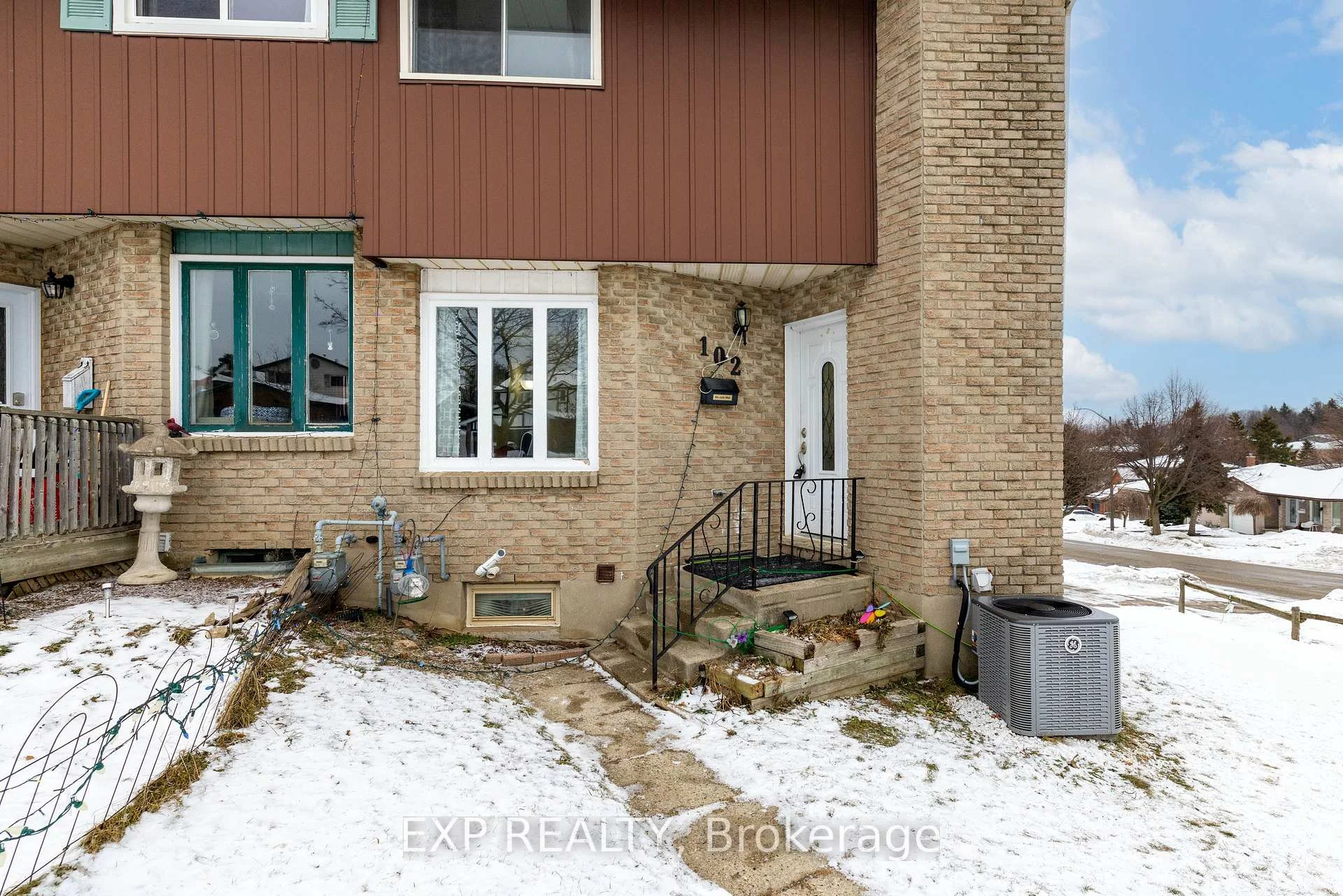 Photo 8 of 102 The Country Way, Kitchener, Country Hills — HOMEH