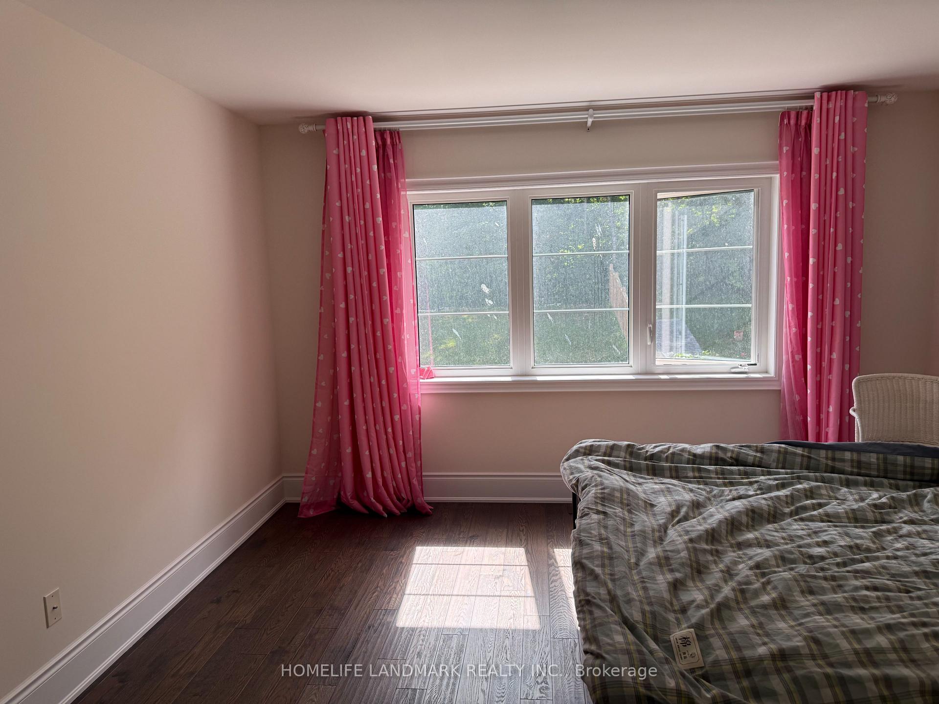 Photo 4 of 46 Forest Edge Crescent, East Gwillimbury, Holland Landing — HOMEH