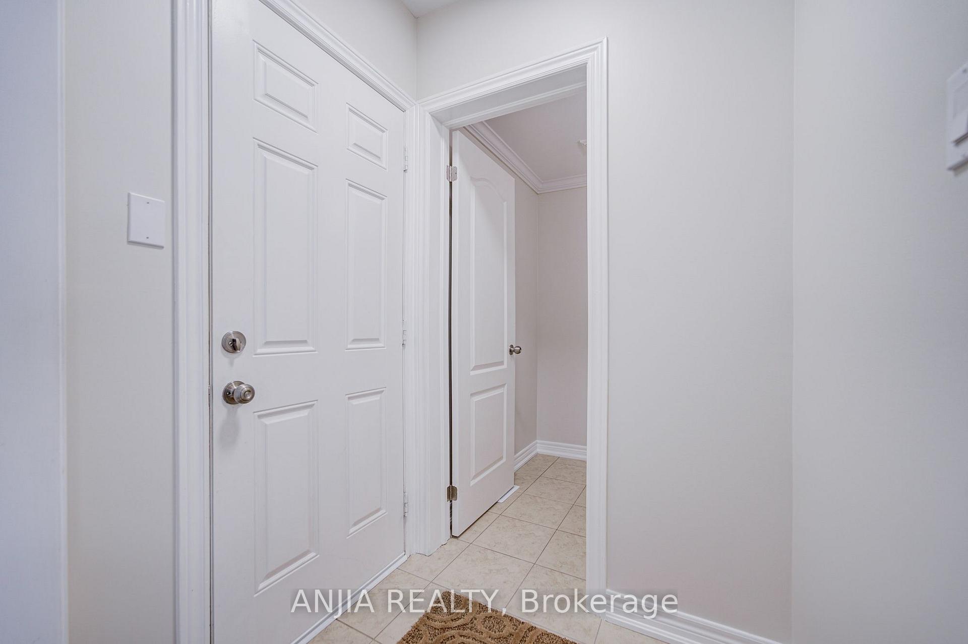 Photo 6 of 6 Expedition Crescent, Whitchurch-Stouffville, Stouffville — HOMEH