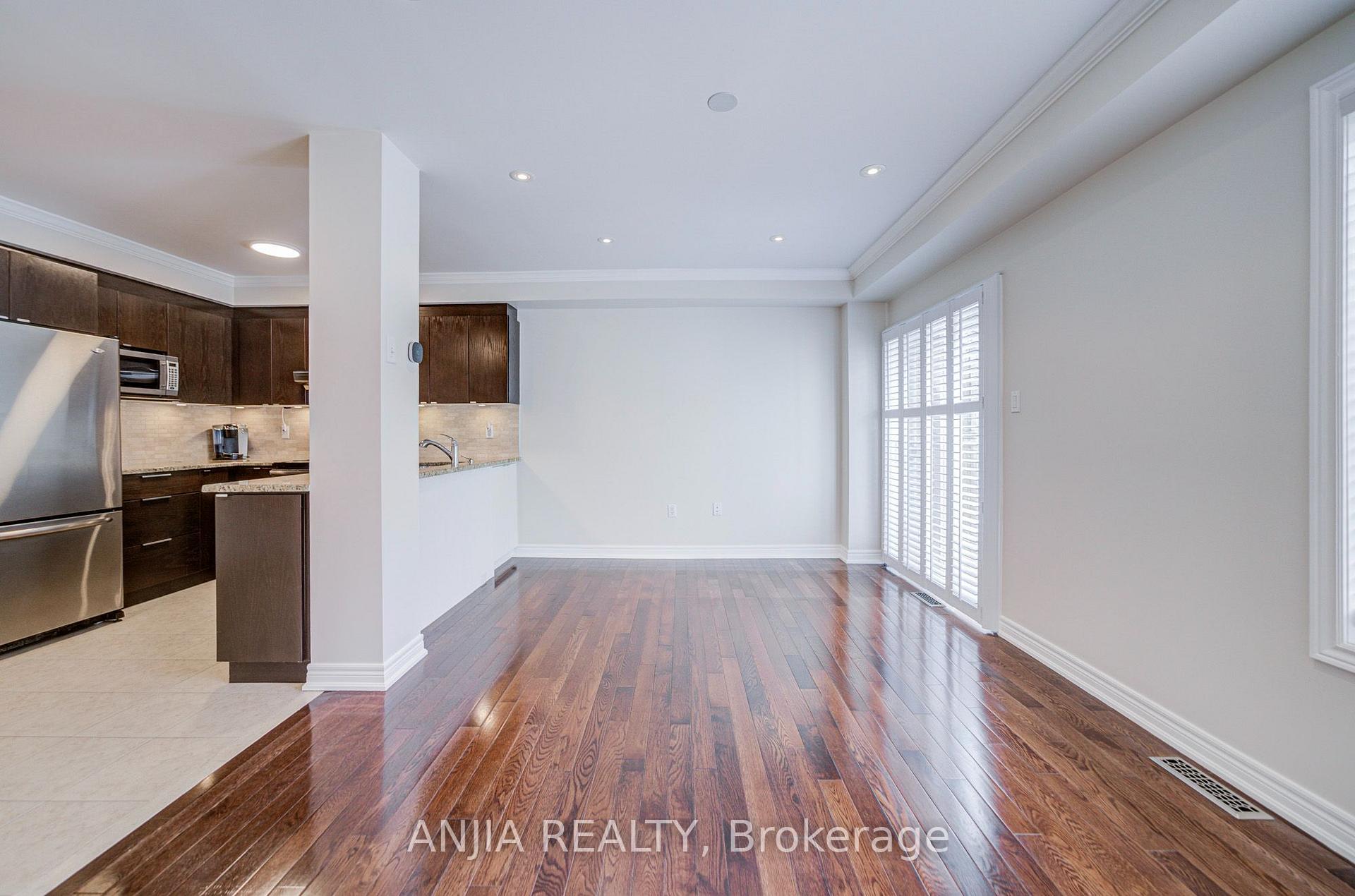 Photo 16 of 6 Expedition Crescent, Whitchurch-Stouffville, Stouffville — HOMEH