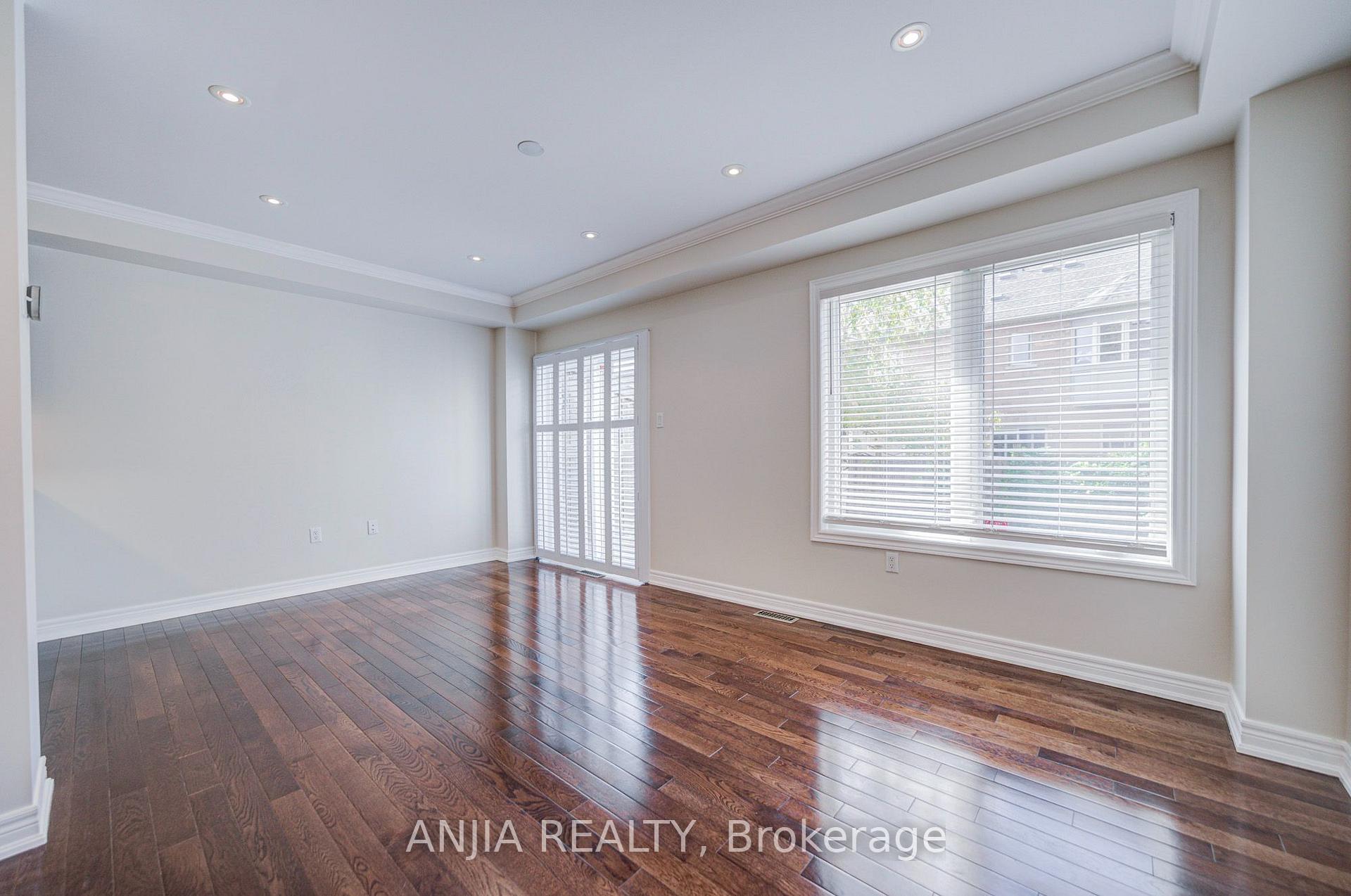 Photo 17 of 6 Expedition Crescent, Whitchurch-Stouffville, Stouffville — HOMEH