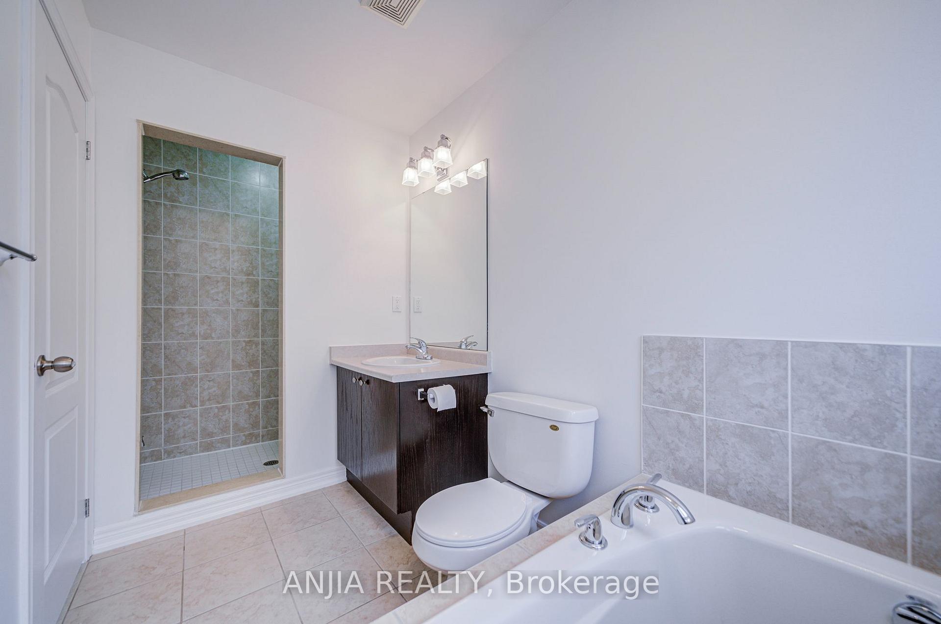 Photo 27 of 6 Expedition Crescent, Whitchurch-Stouffville, Stouffville — HOMEH