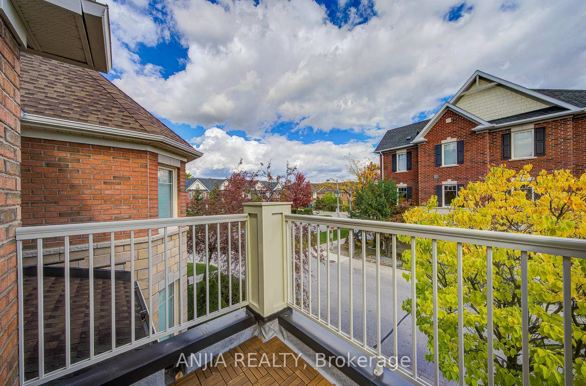 Photo 37 of 6 Expedition Crescent, Whitchurch-Stouffville, Stouffville — HOMEH