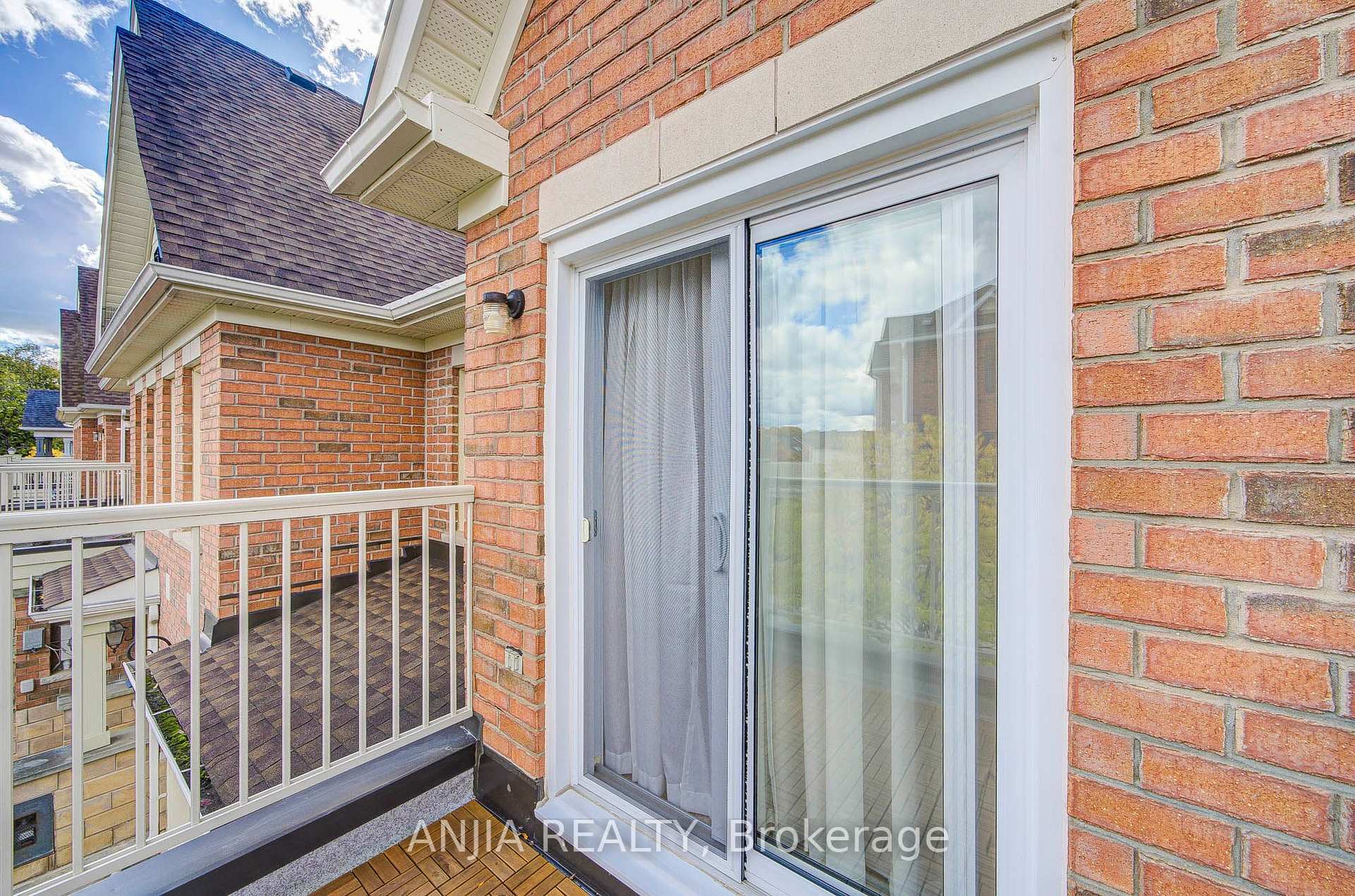 Photo 38 of 6 Expedition Crescent, Whitchurch-Stouffville, Stouffville — HOMEH