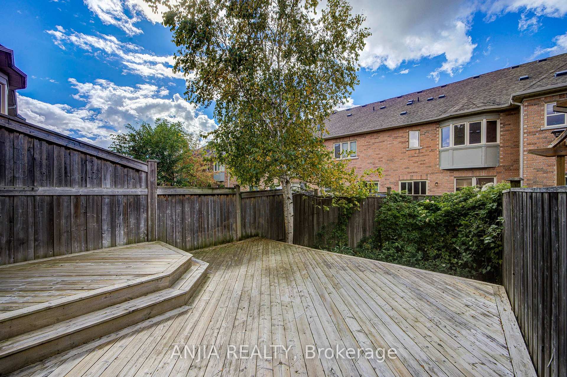 Photo 48 of 6 Expedition Crescent, Whitchurch-Stouffville, Stouffville — HOMEH