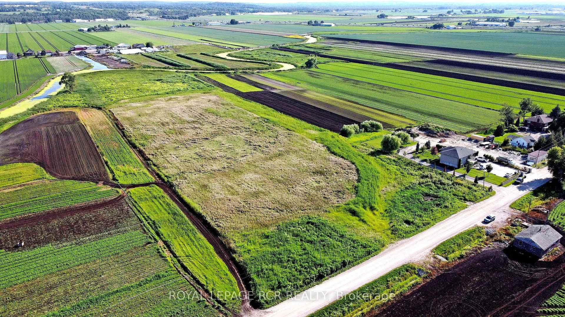 Photo 2 of 241 Devald Road, Bradford West Gwillimbury, Rural Bradford West Gwillimbury — HOMEH