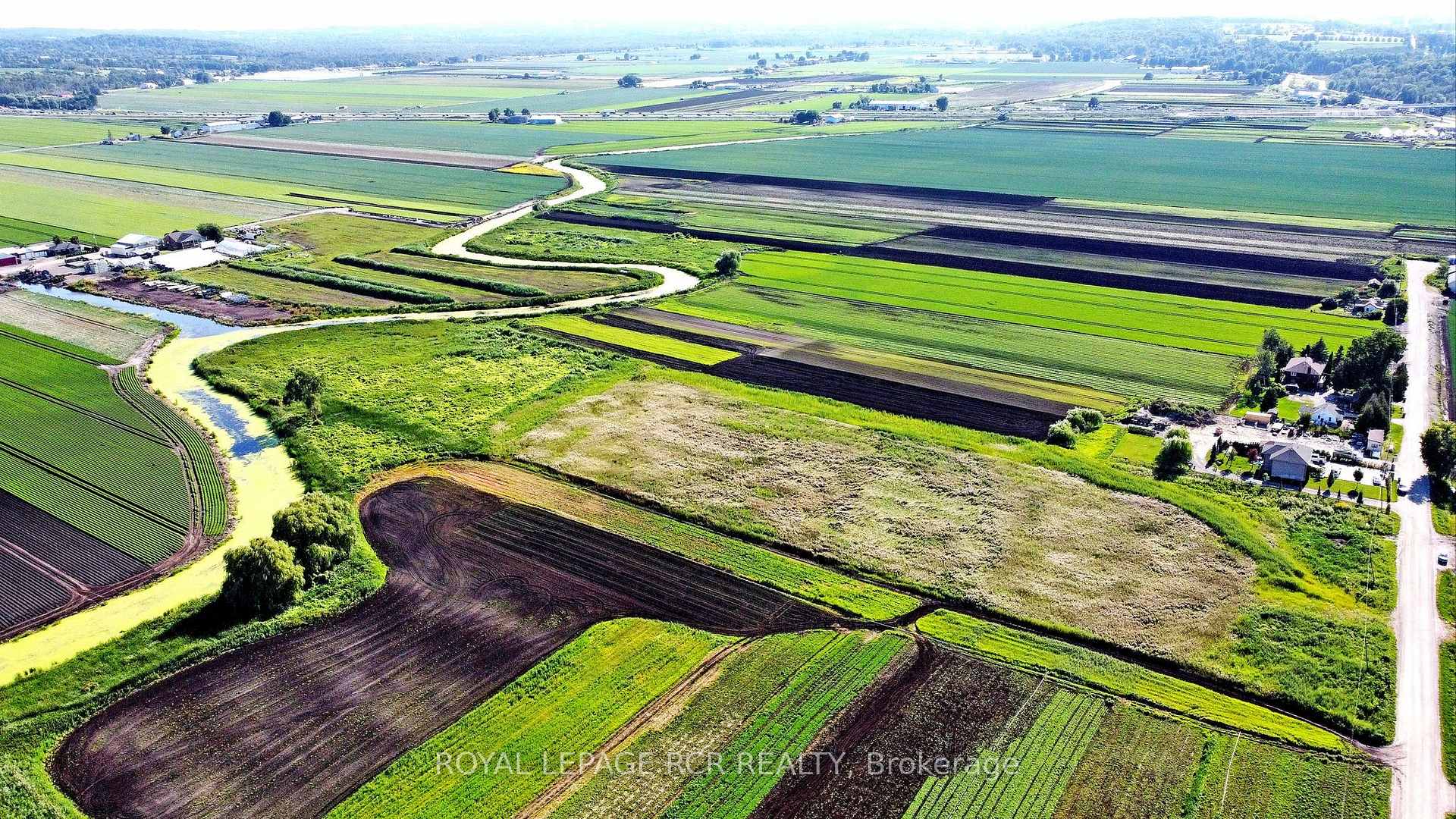 Photo 3 of 241 Devald Road, Bradford West Gwillimbury, Rural Bradford West Gwillimbury — HOMEH