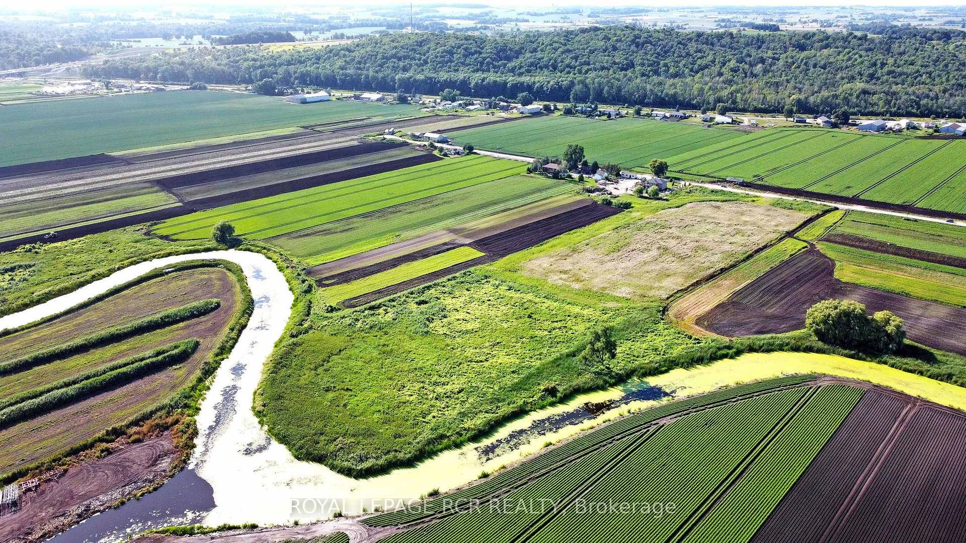 Photo 5 of 241 Devald Road, Bradford West Gwillimbury, Rural Bradford West Gwillimbury — HOMEH