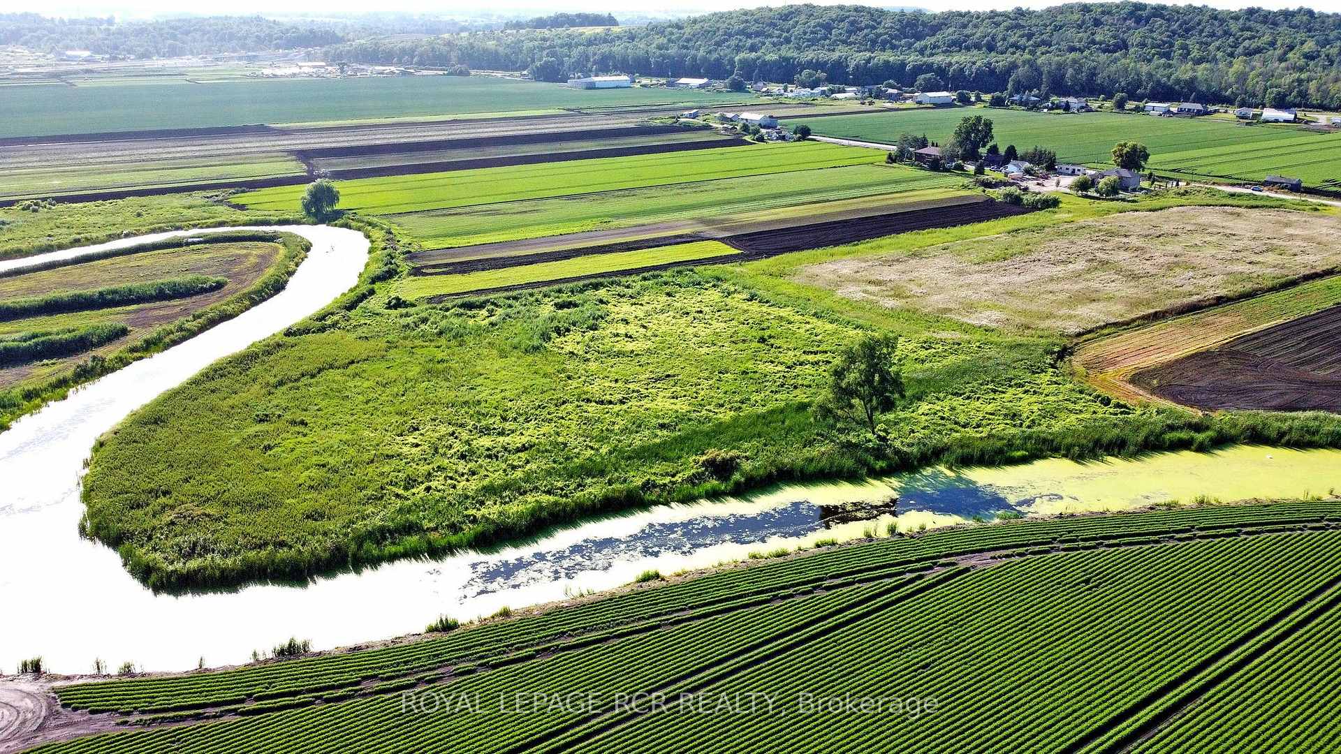 Photo 20 of 241 Devald Road, Bradford West Gwillimbury, Rural Bradford West Gwillimbury — HOMEH