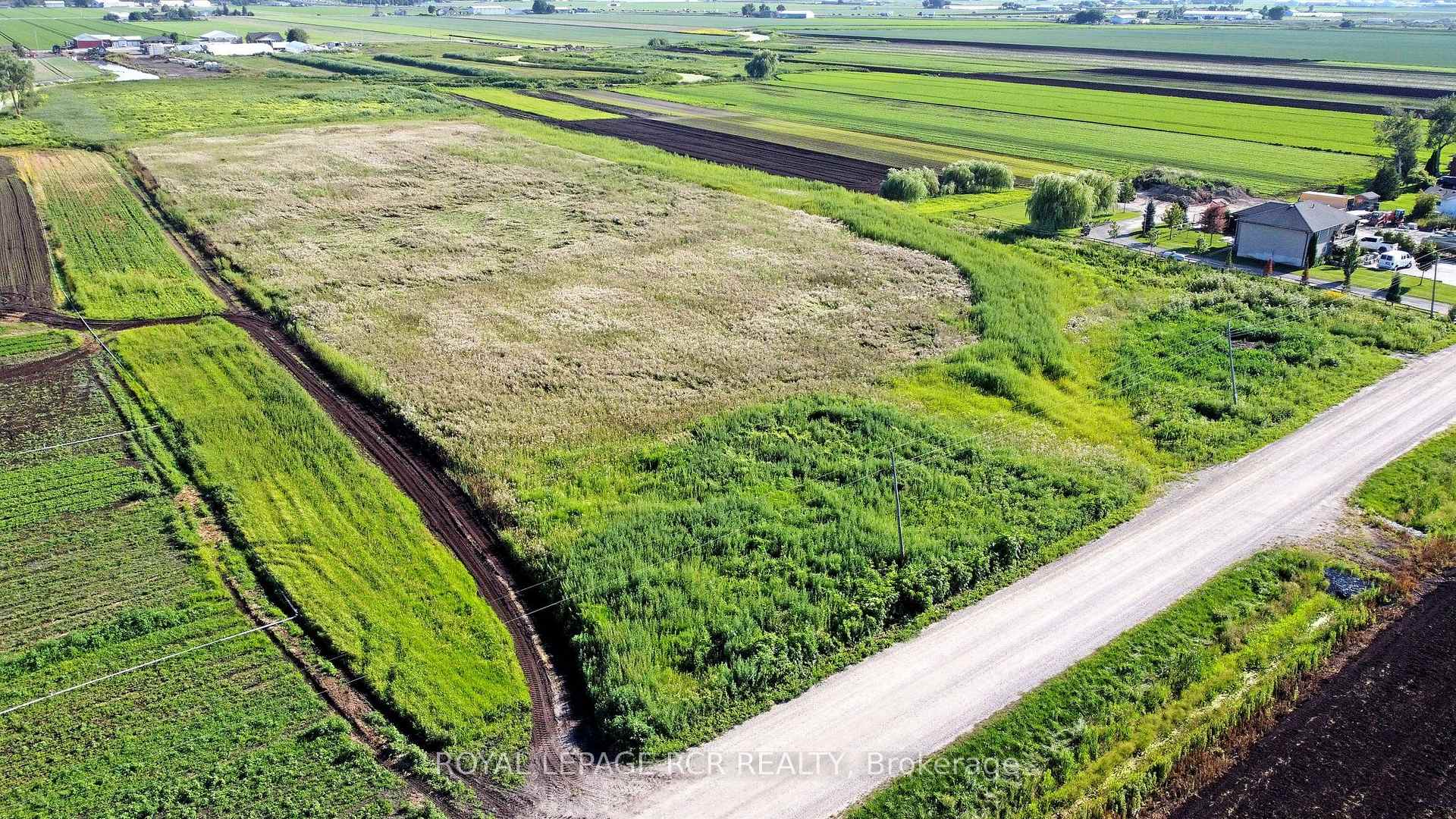 Photo 24 of 241 Devald Road, Bradford West Gwillimbury, Rural Bradford West Gwillimbury — HOMEH