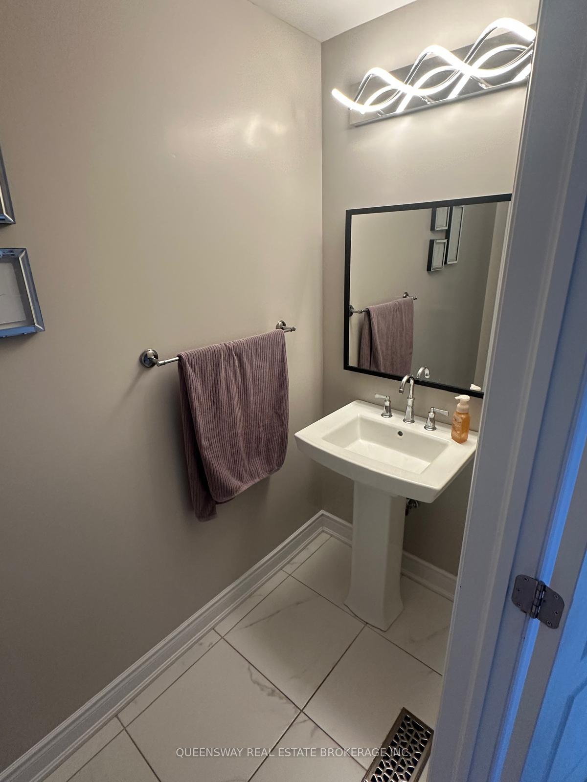 Photo 15 of 2 Tim Jacobs Drive, Georgina, Keswick South — HOMEH
