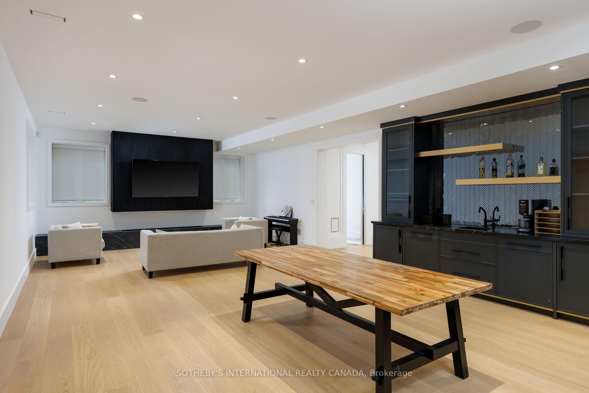 Photo 37 of 18 Blair Athol Crescent, Etobicoke, Princess-Rosethorn — HOMEH